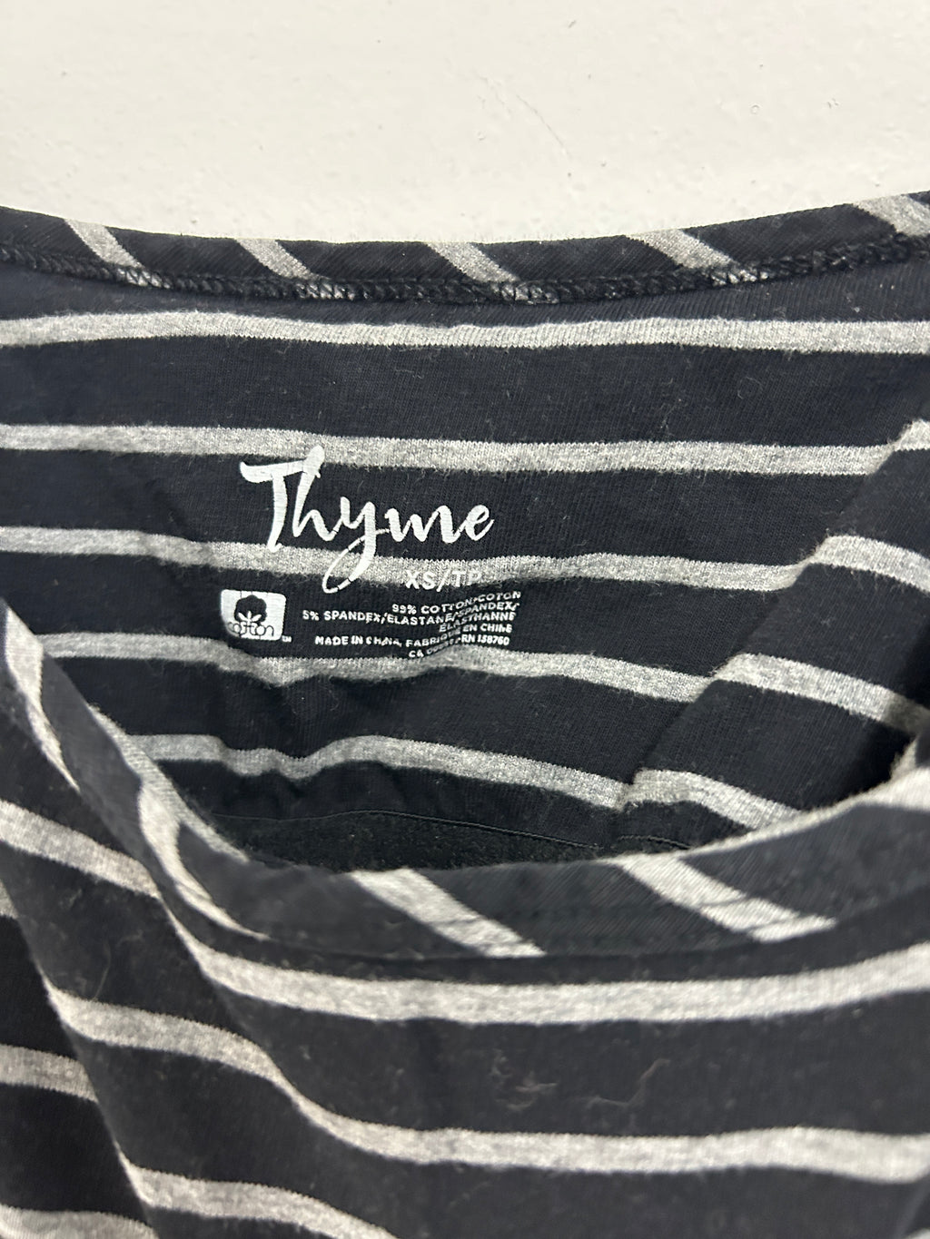 Camisole à rayures noires et grises — Thyme