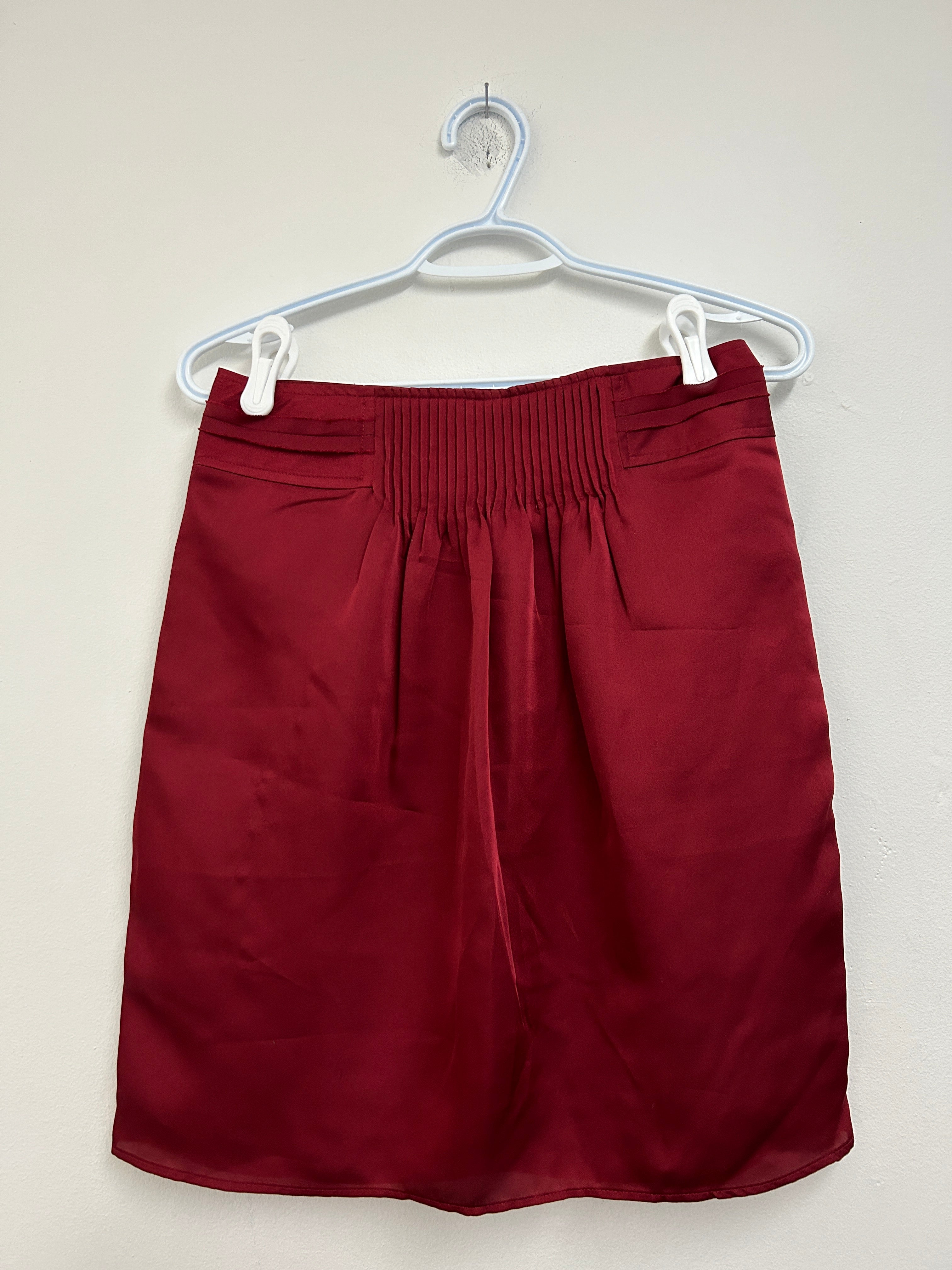 Jupe rouge plissée à taille élastique — JACOB