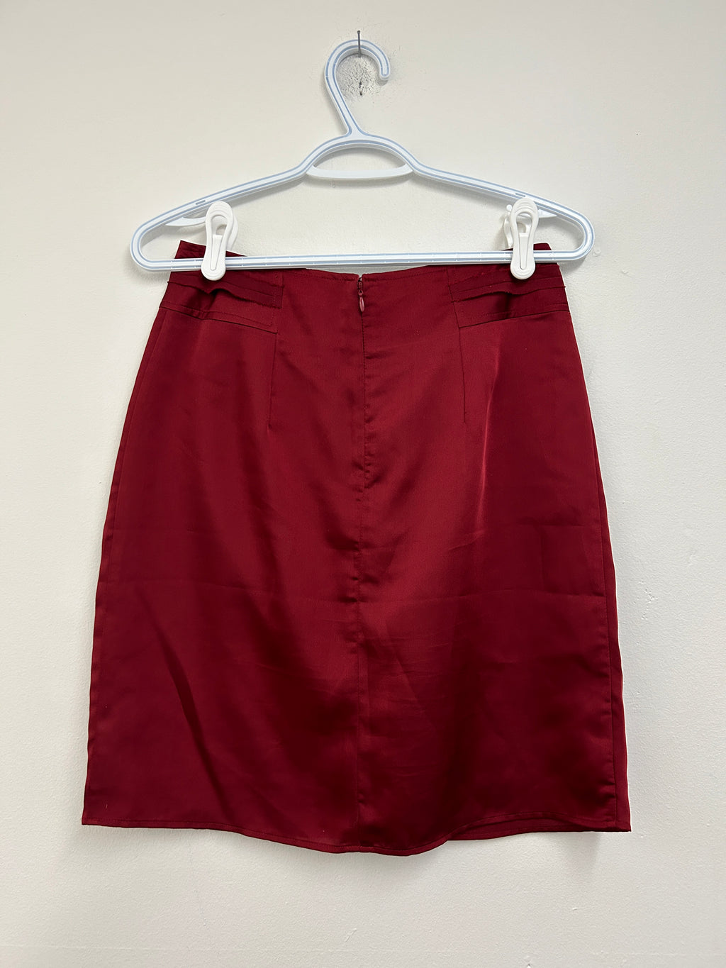 Jupe rouge plissée à taille élastique — JACOB