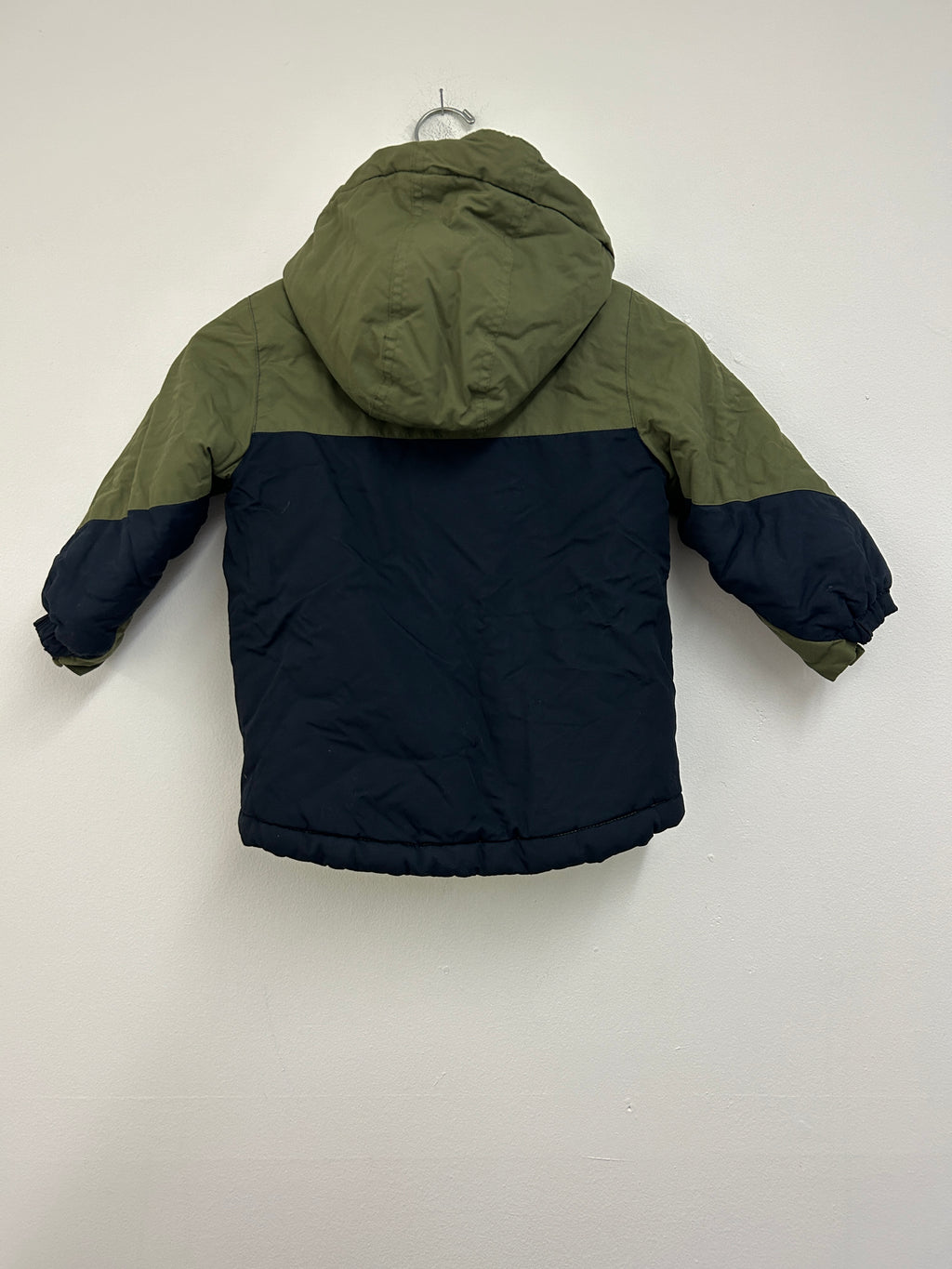 Manteau d’hiver bicolore vert et bleu marine