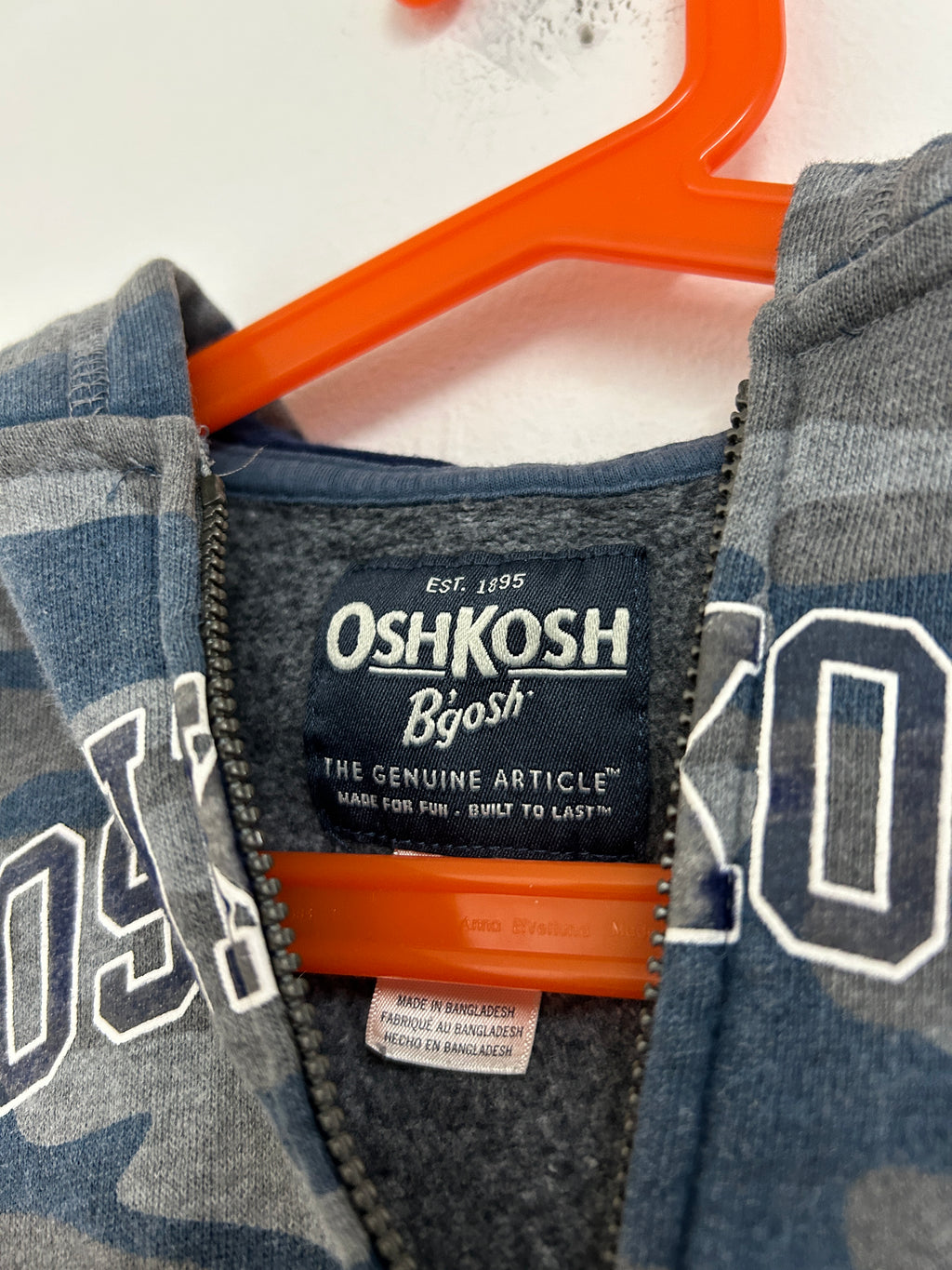 Chandail à capuche camouflage — OSHKOSH