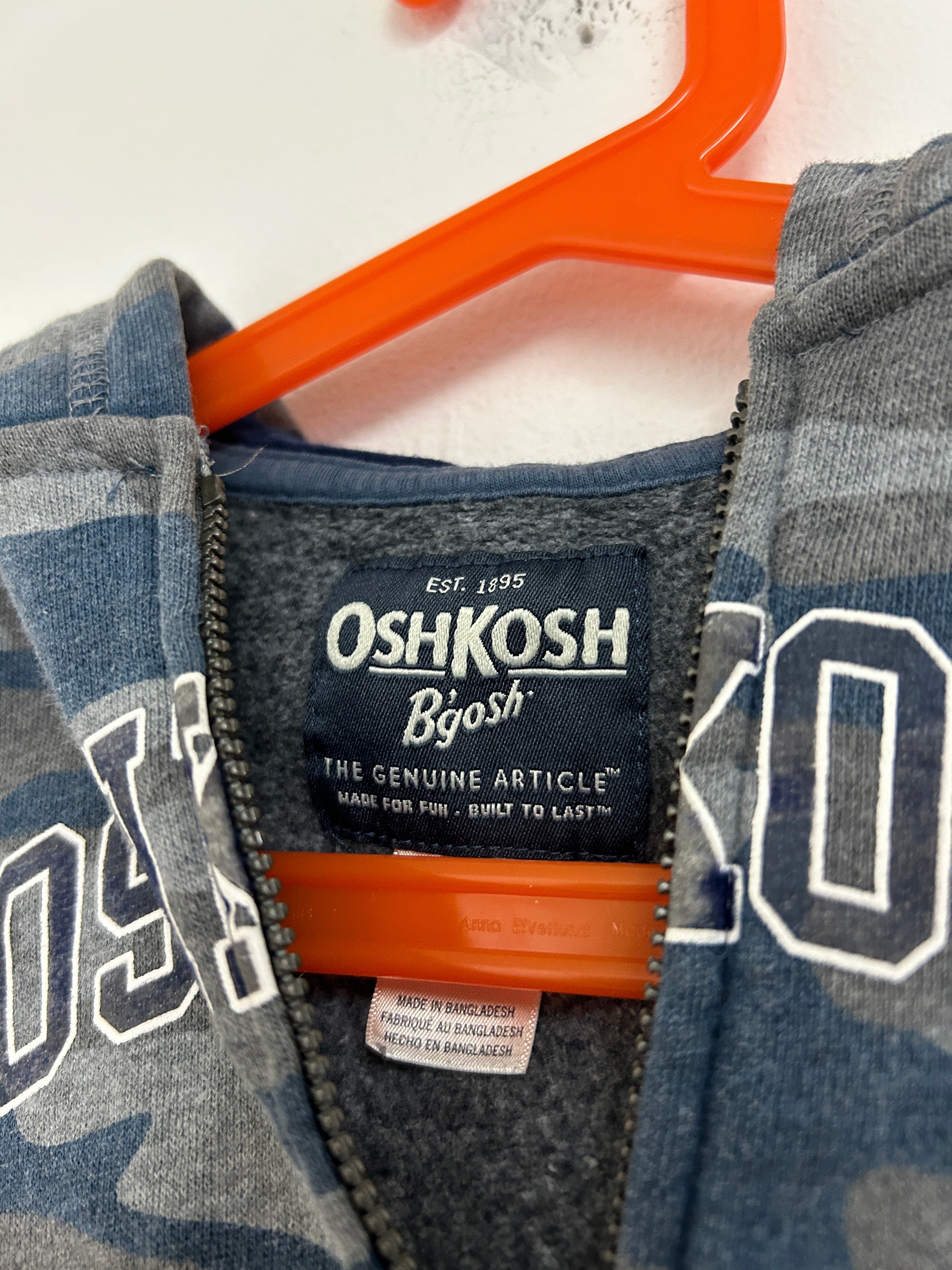 Chandail à capuche camouflage — OSHKOSH