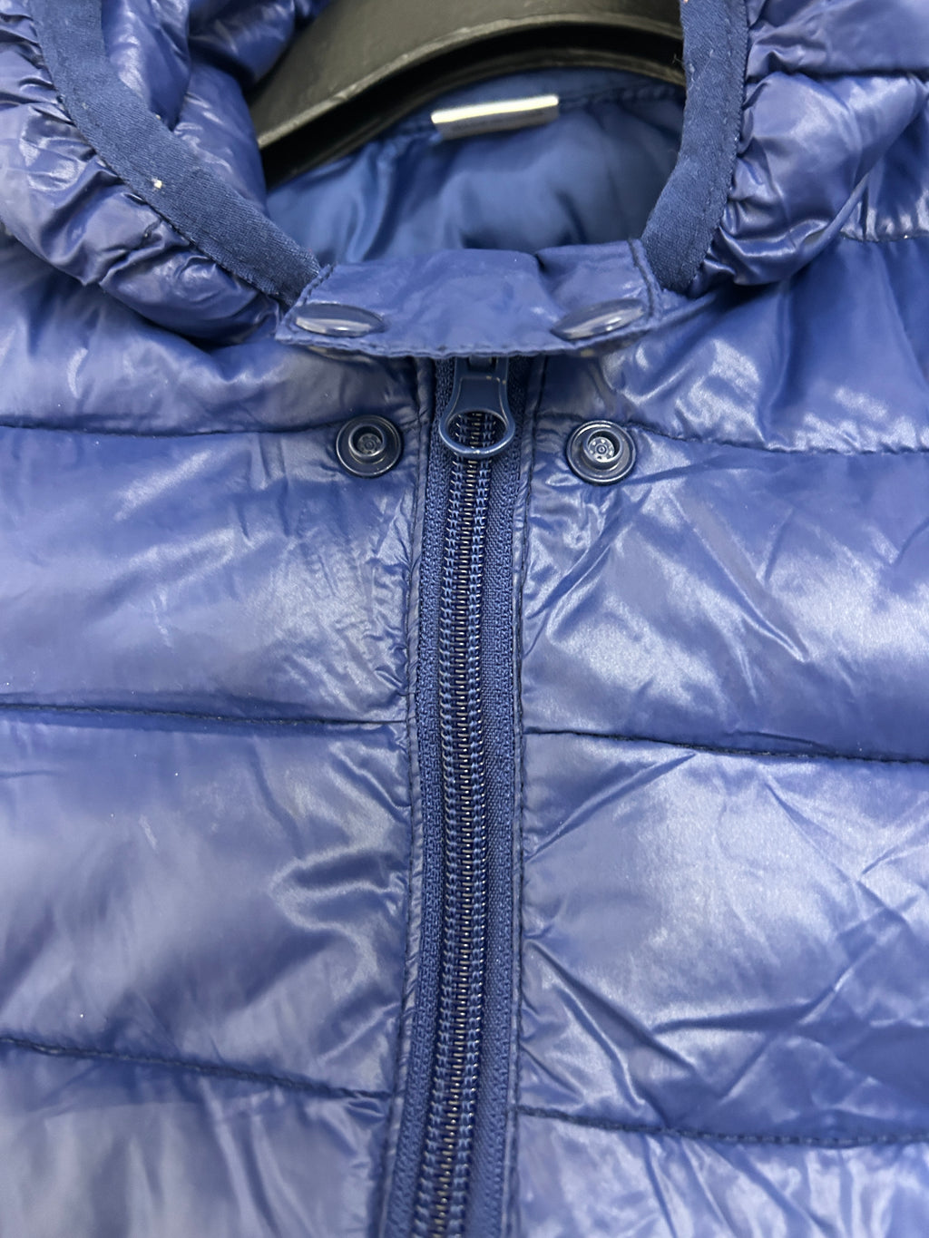 Manteau matelassé bleu marine à capuche oreilles