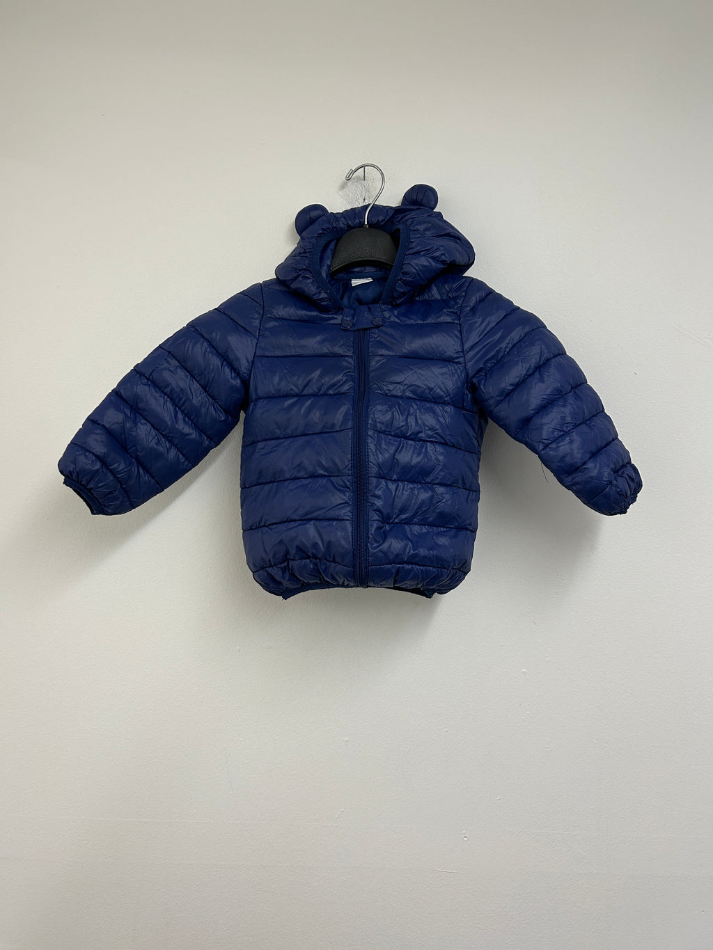Manteau matelassé bleu marine à capuche oreilles