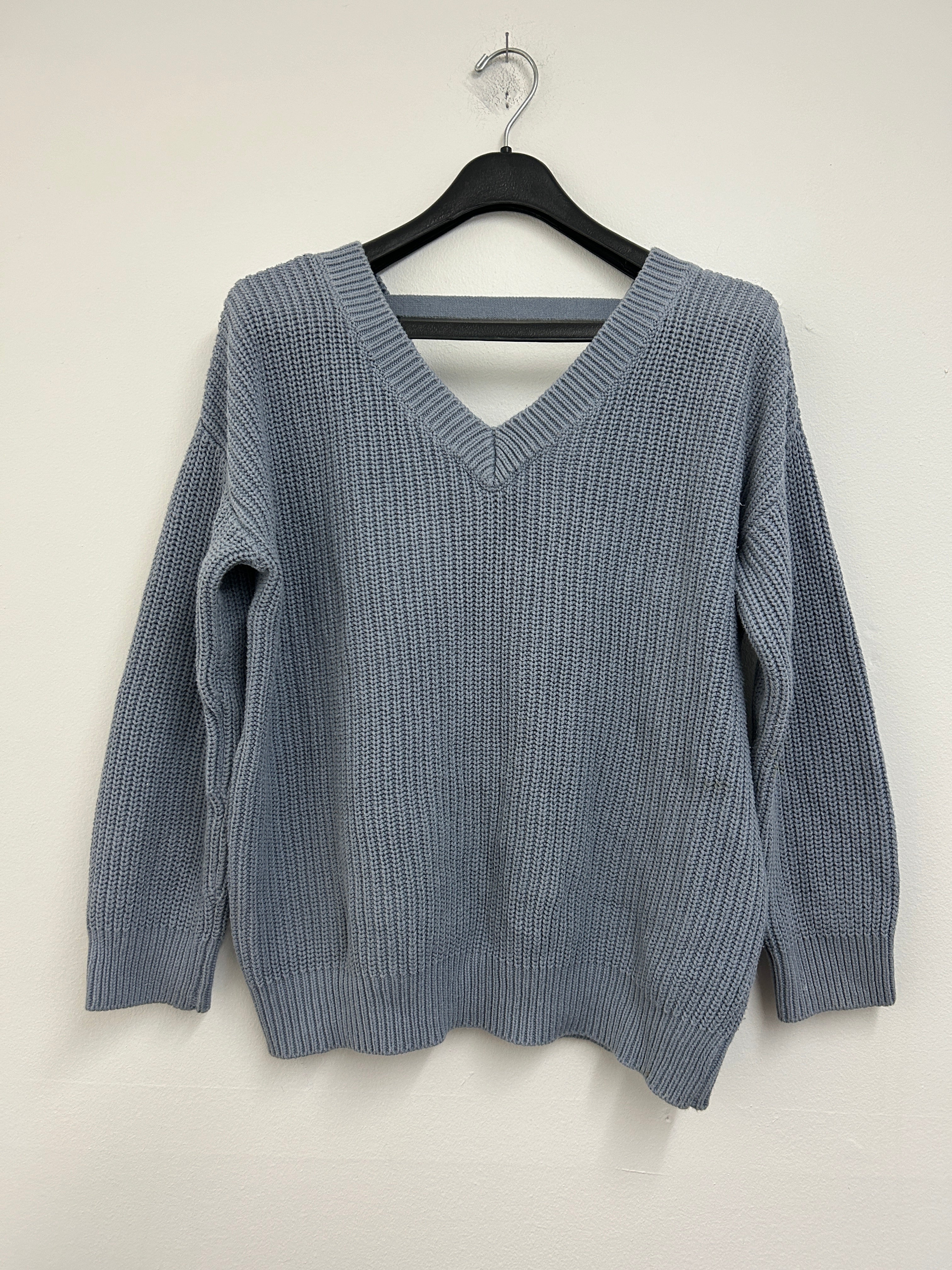 Chandail à col en V en tricot gris-bleu