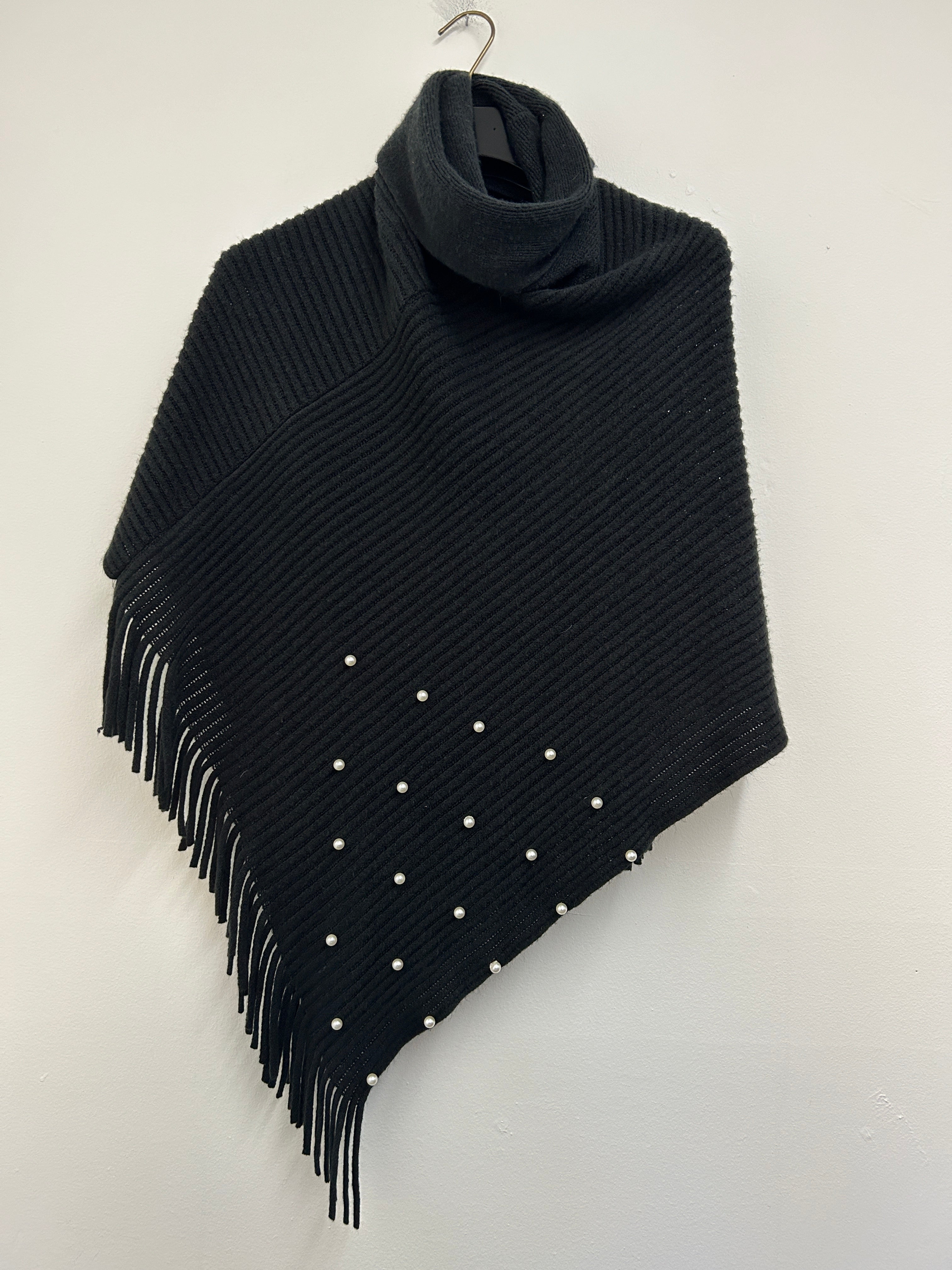 Poncho noir à col roulé et perles — LA EXPRESS