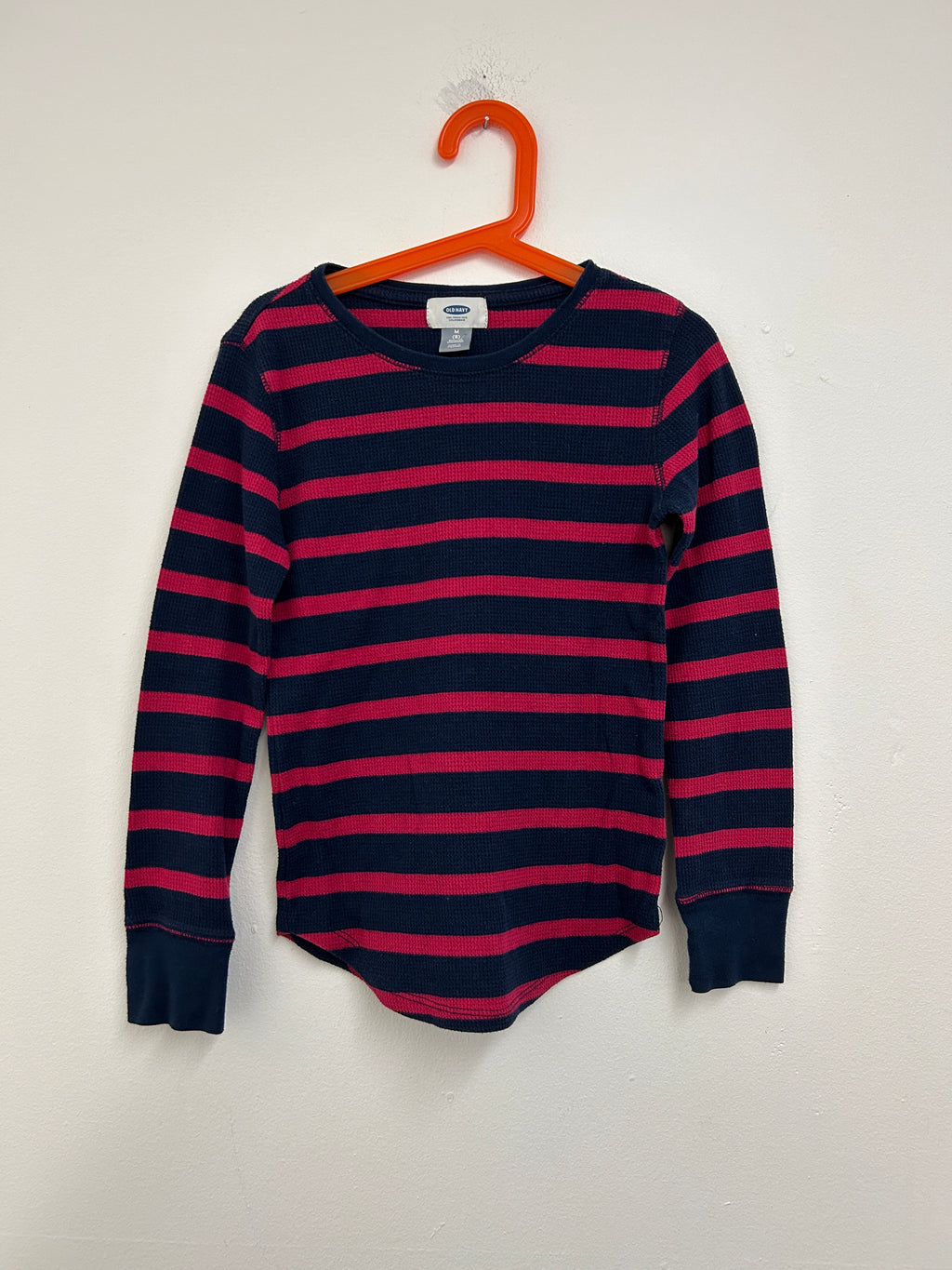 Chandail à rayures bleu marine et fuchsia