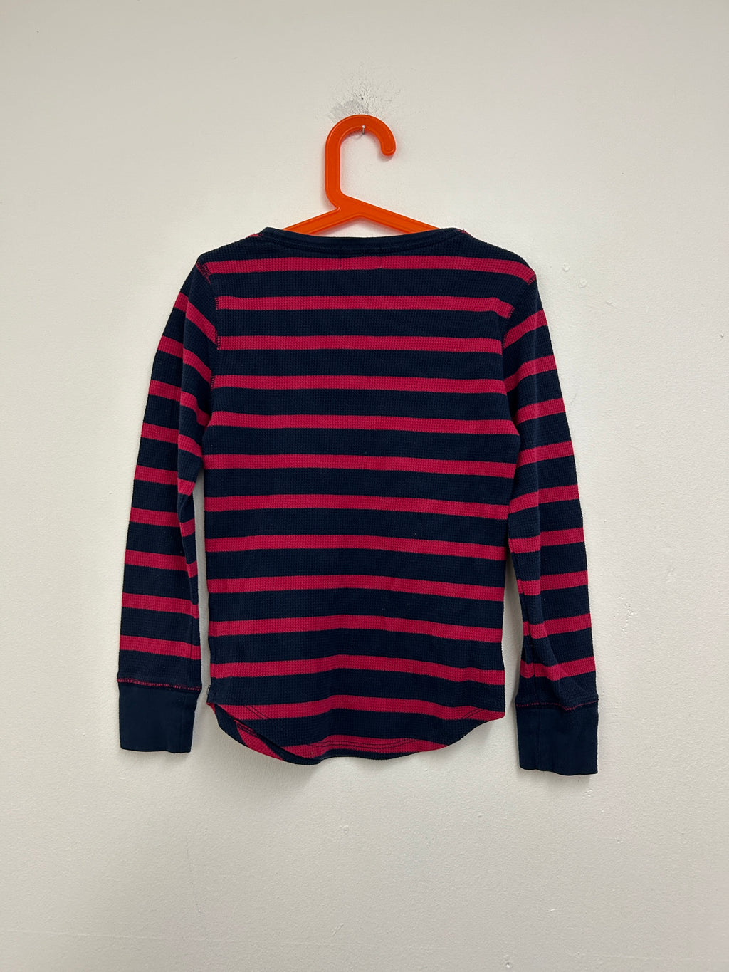 Chandail à rayures bleu marine et fuchsia