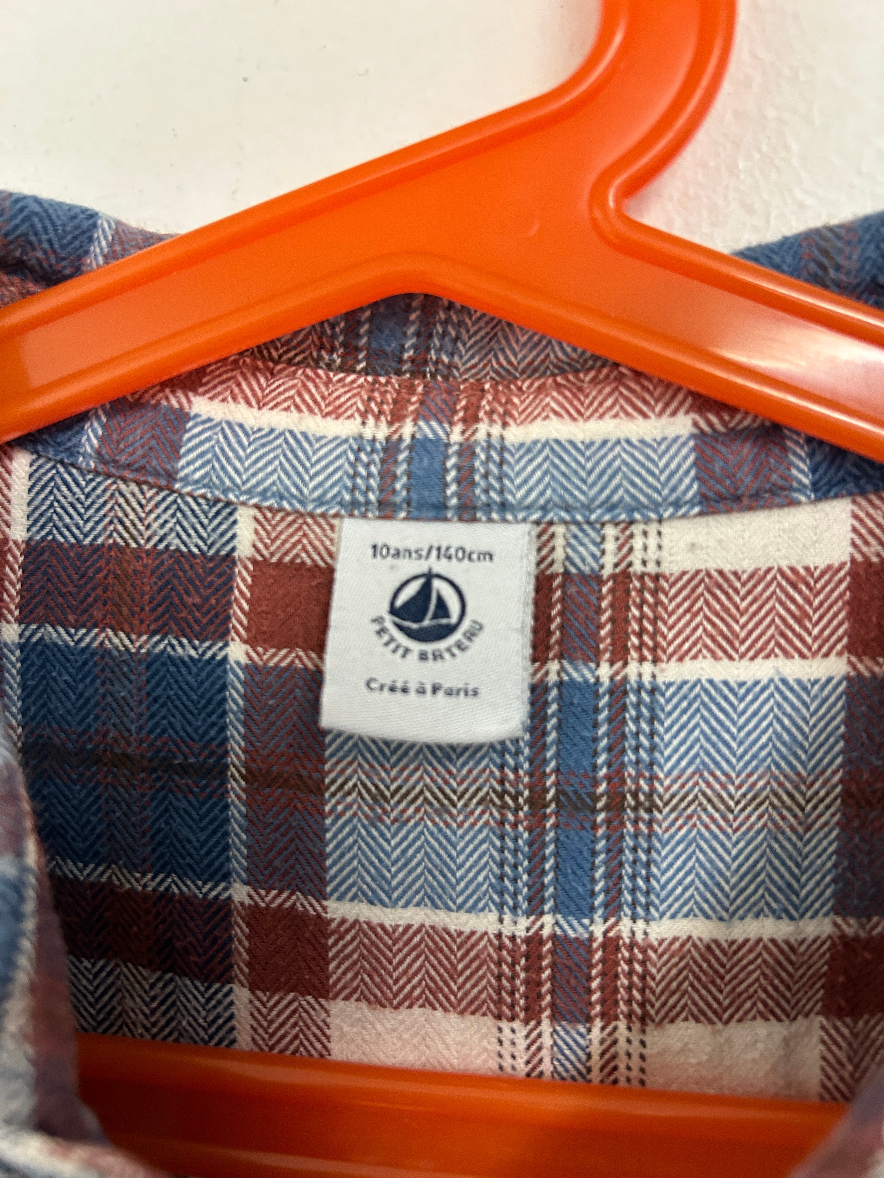 Chemise à carreaux bleu, bordeaux et crème