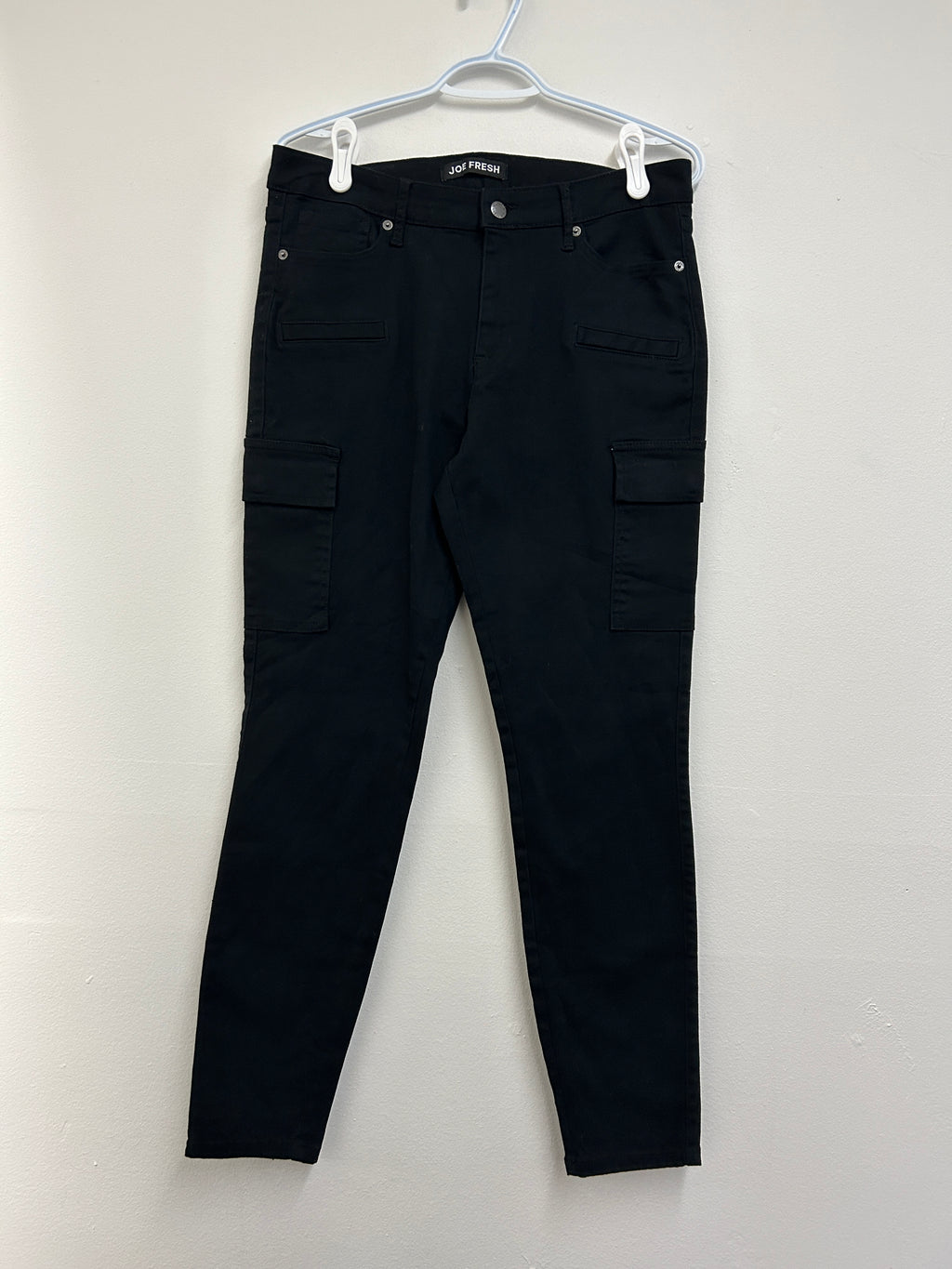 Pantalon cargo noir ajusté — Joe Fresh