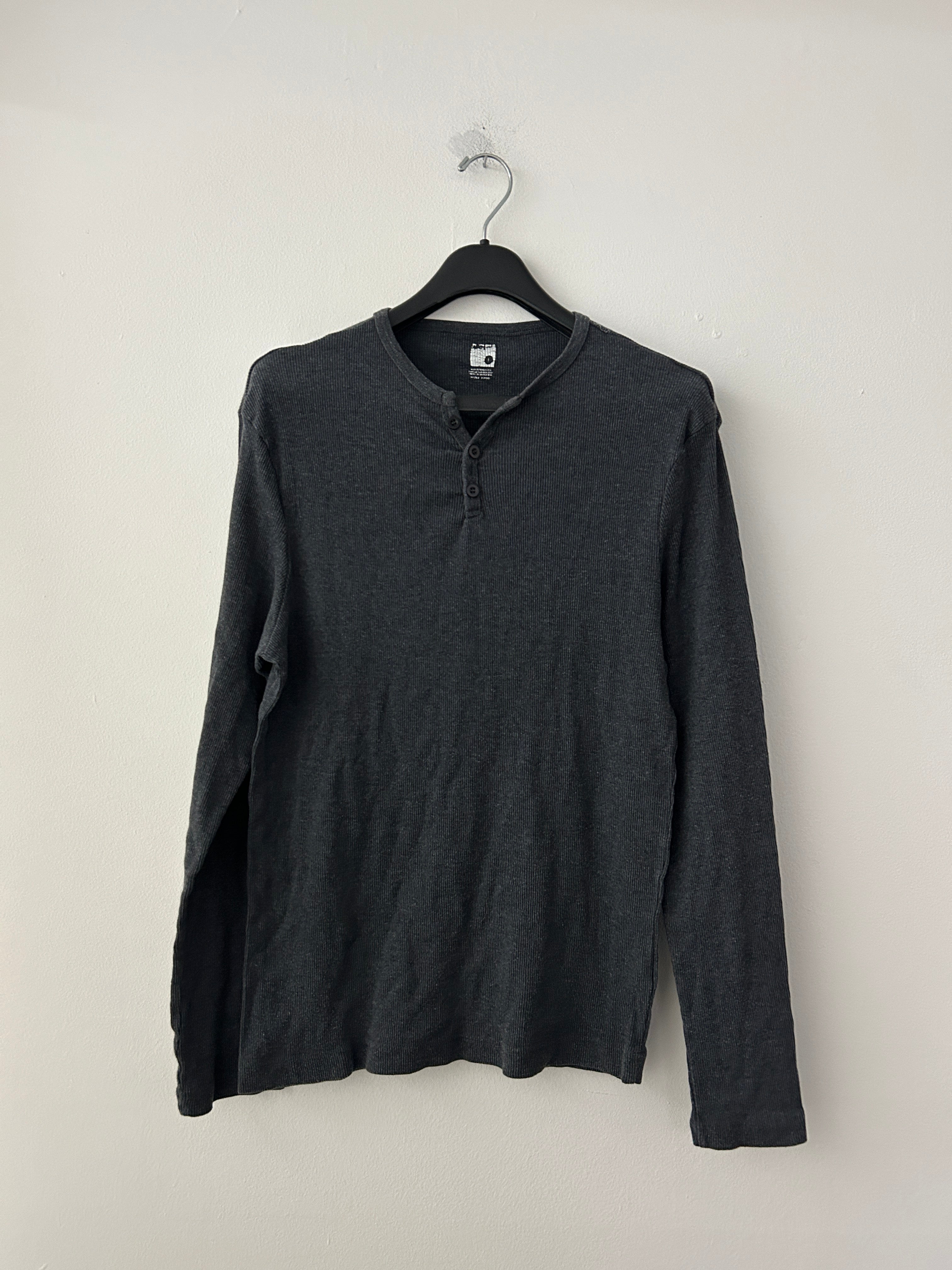 chandail-henley-gris-charbon-a-manches-longues