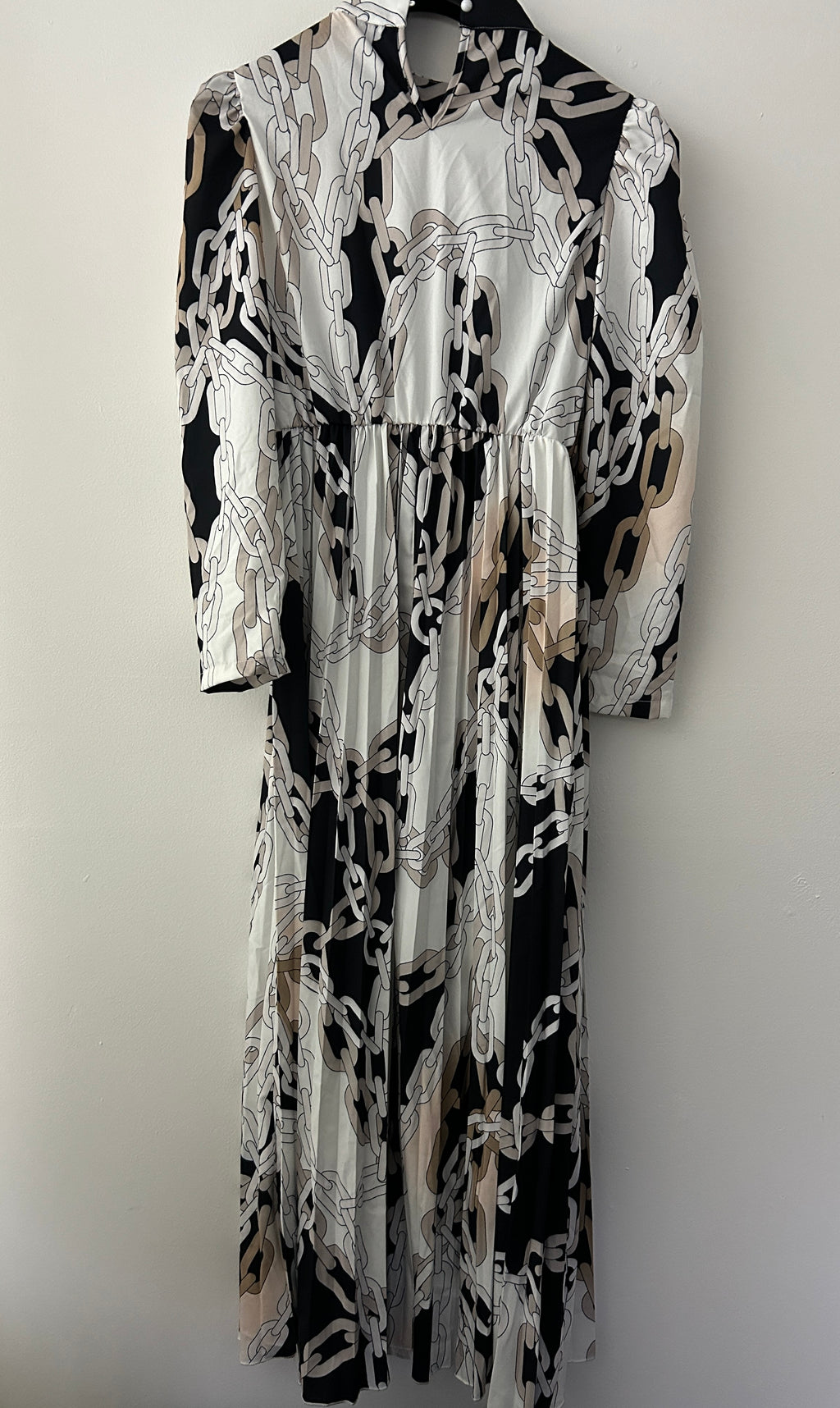 Robe longue à motifs chaînes noir et beige