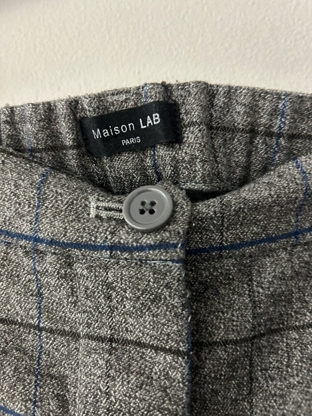 Pantalon à carreaux gris et bleu marine — Maison Lab