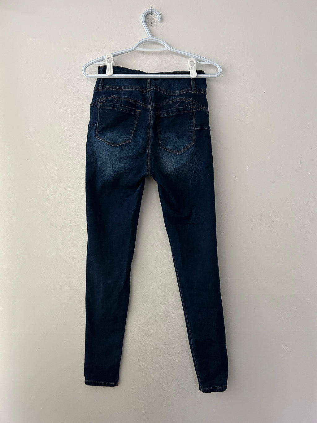 Jean bleu taille haute à trois boutons — Wax Jean