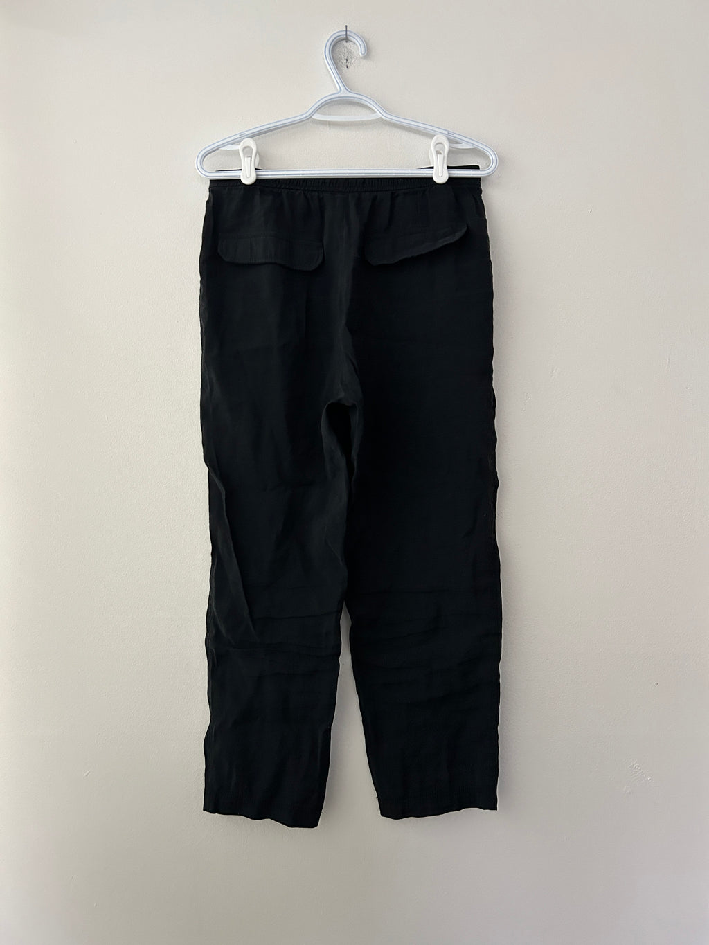 Pantalon noir léger à taille élastique — ZARA