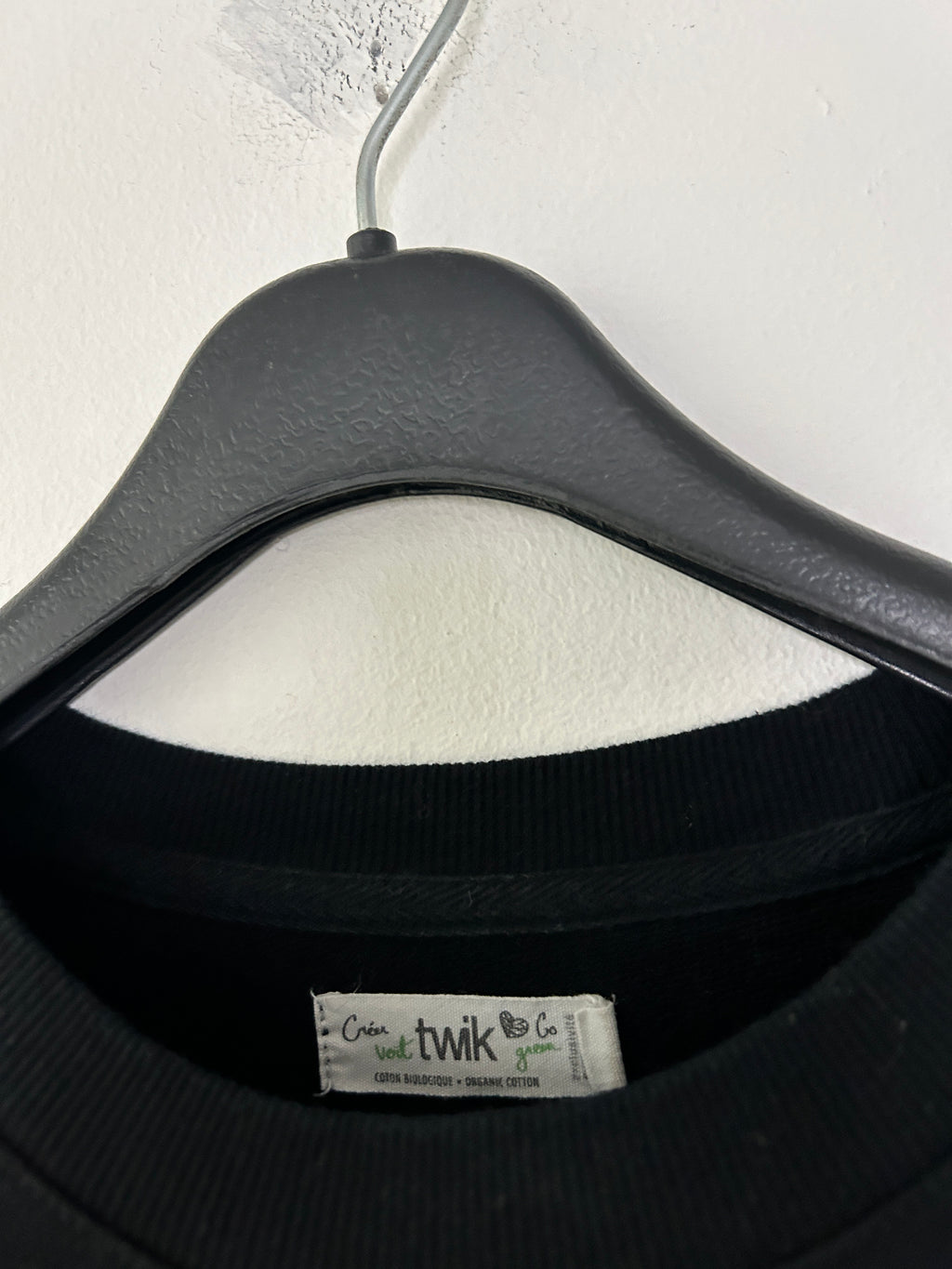 Chandail noir à pois blancs — Twik