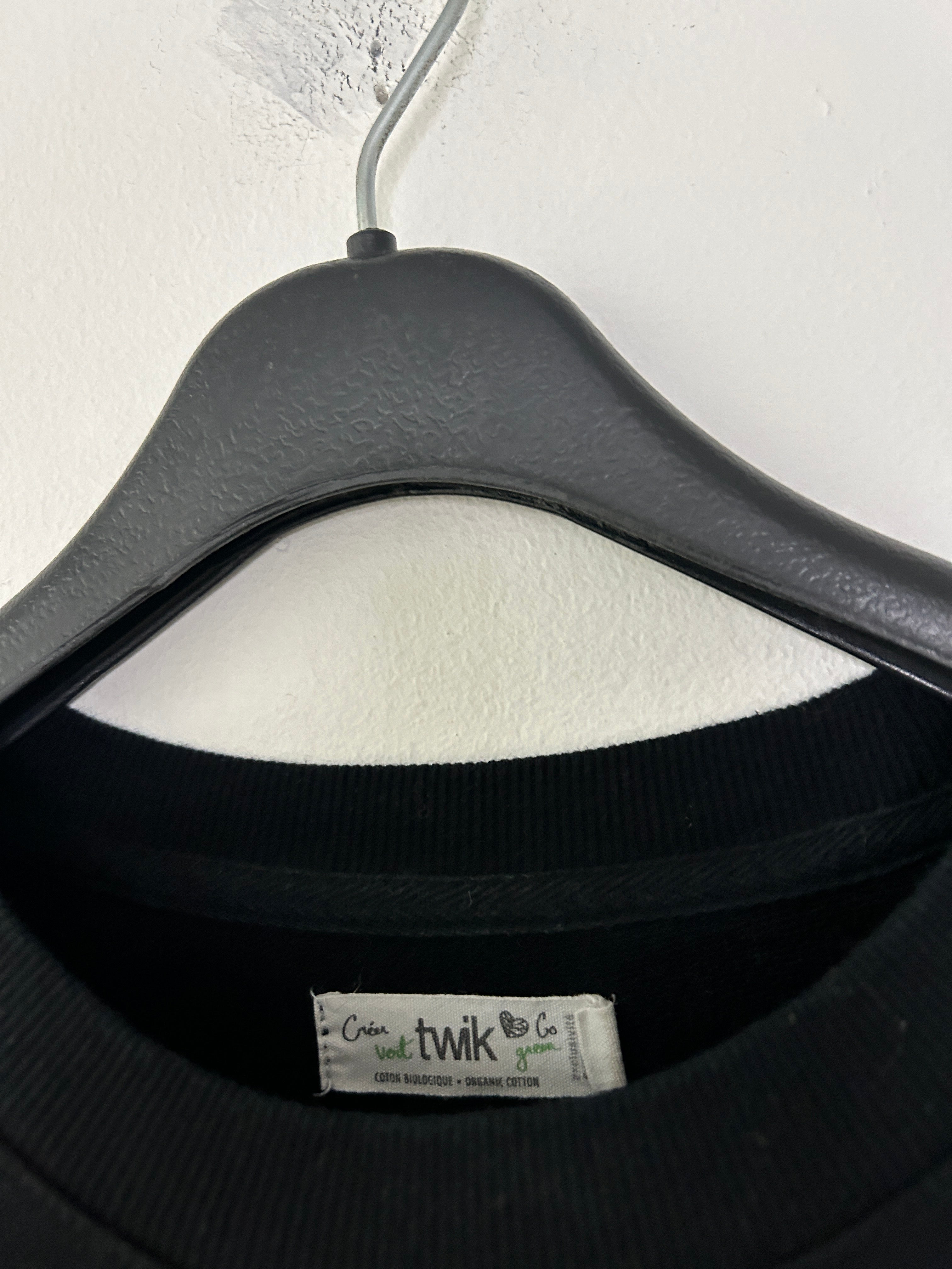 Chandail noir à pois blancs — Twik