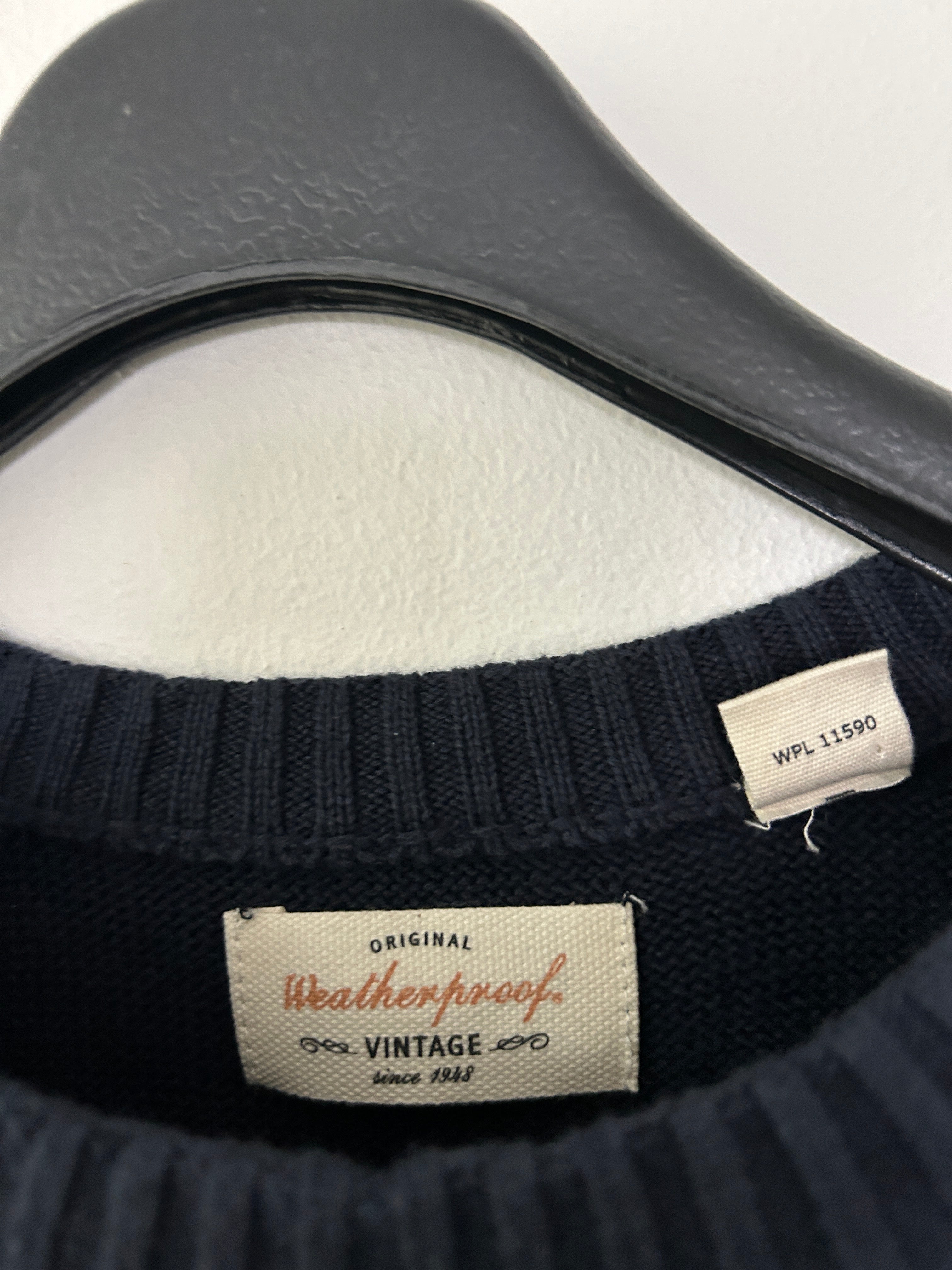 Chandail bleu marine à feuille d’érable — Weatherproof