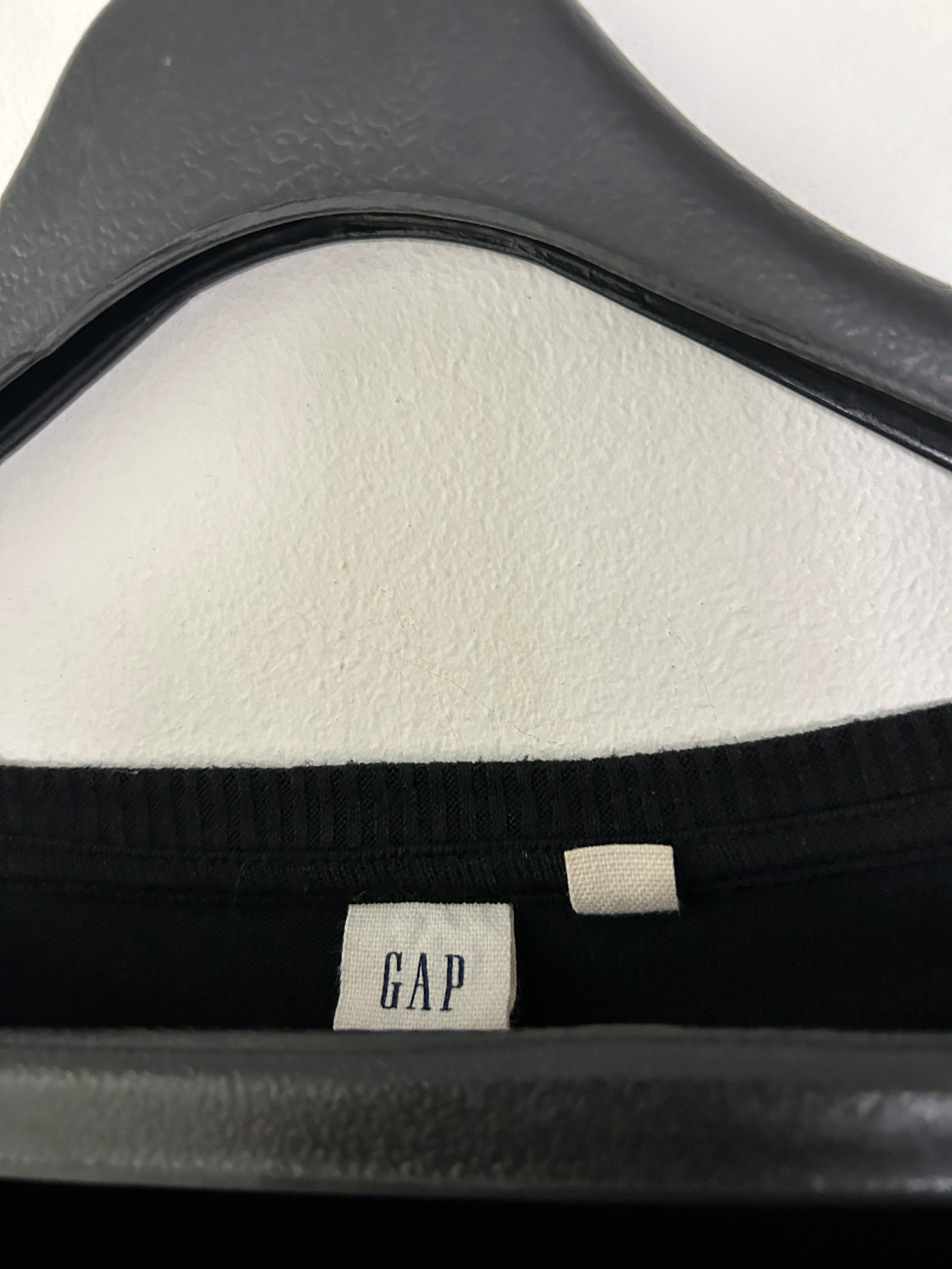 Chandail noir à manches longues — GAP