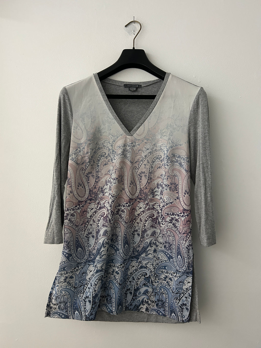 Haut à imprimé cachemire dégradé — Suzy Shier