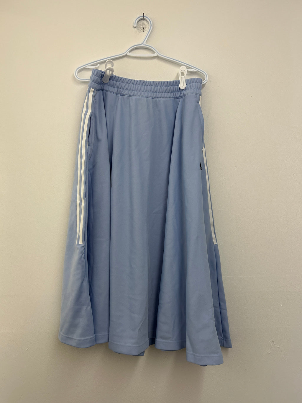 Jupe sport bleu pastel — Adidas