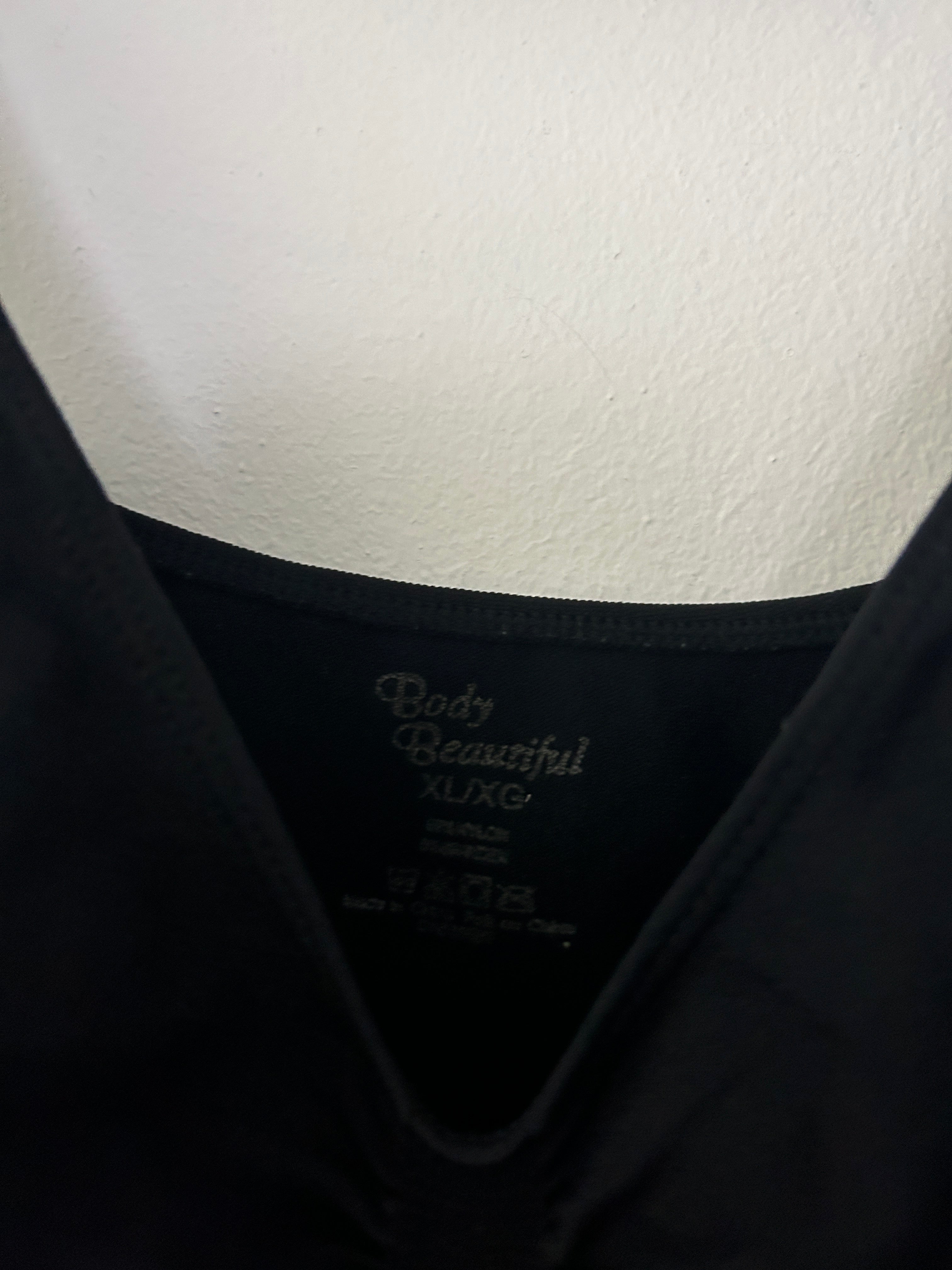 Body Beautiful – Haut noir décolleté