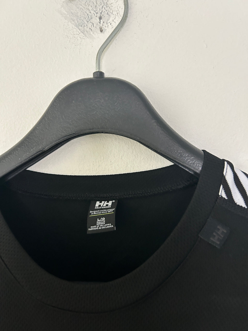 Haut noir manches longues à rayures – Helly Hansen