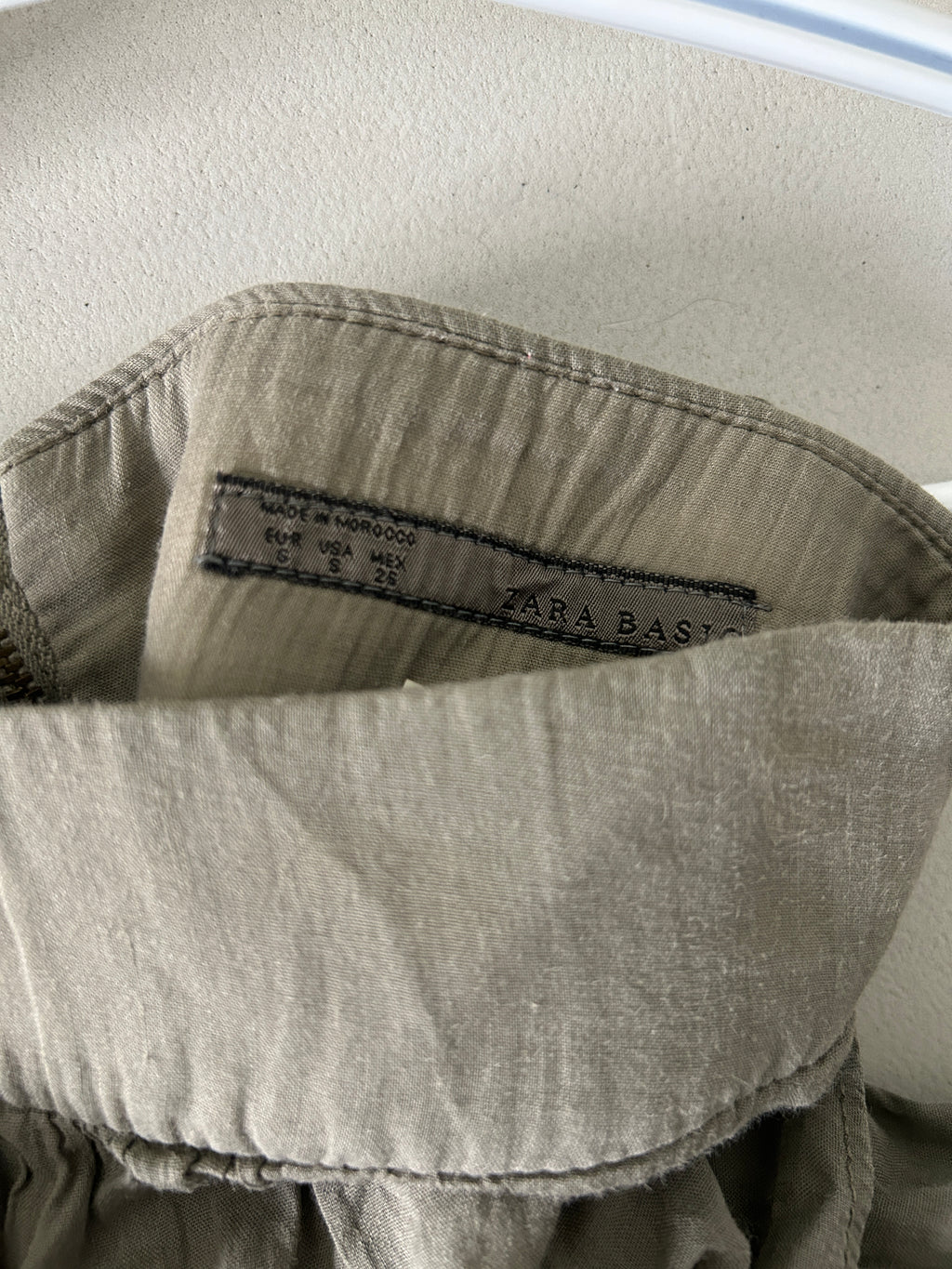 Jupe kaki à volants superposés – Zara