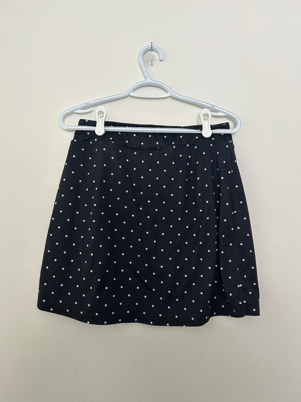 Jupe noire à pois blancs – Segments Luxe