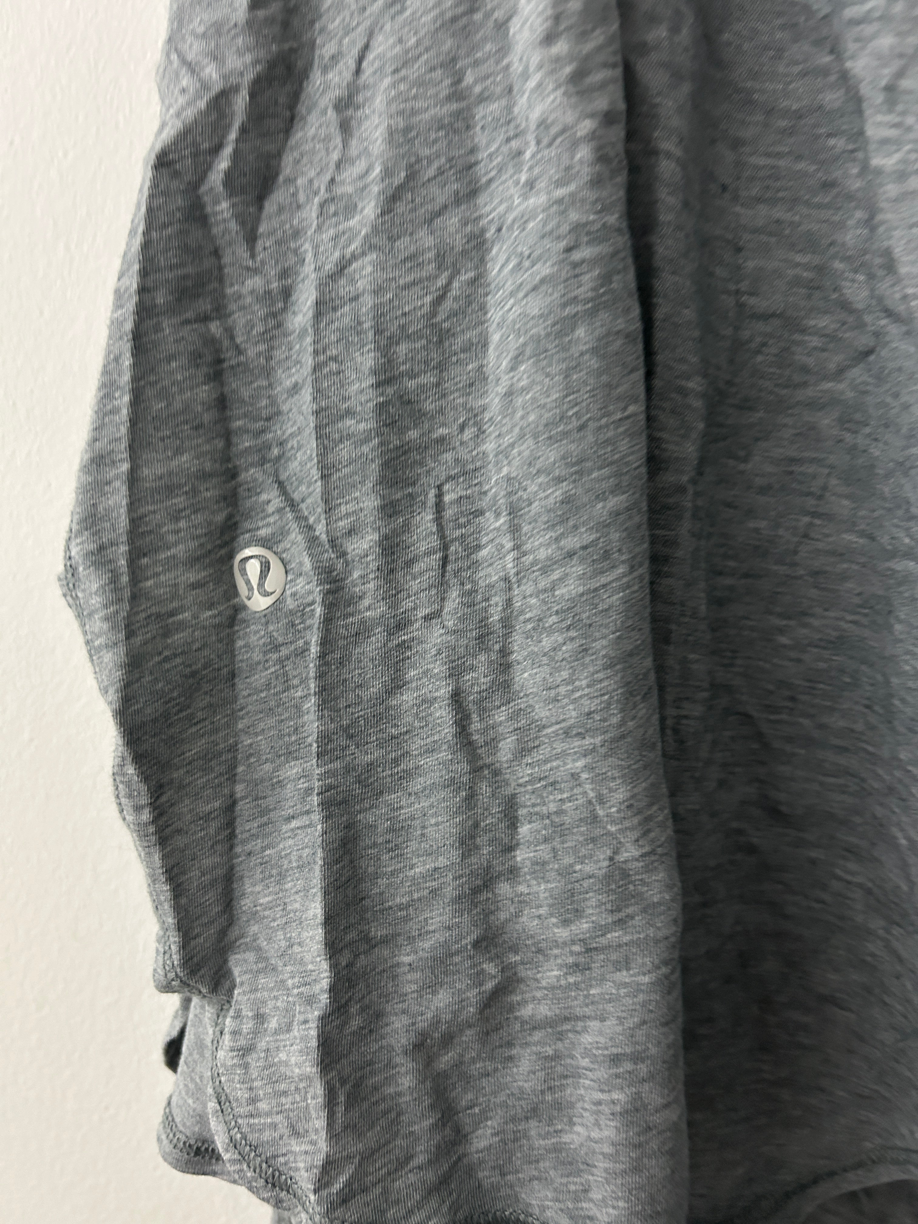 Camisole grise fluide à dos ouvert – Lululemon