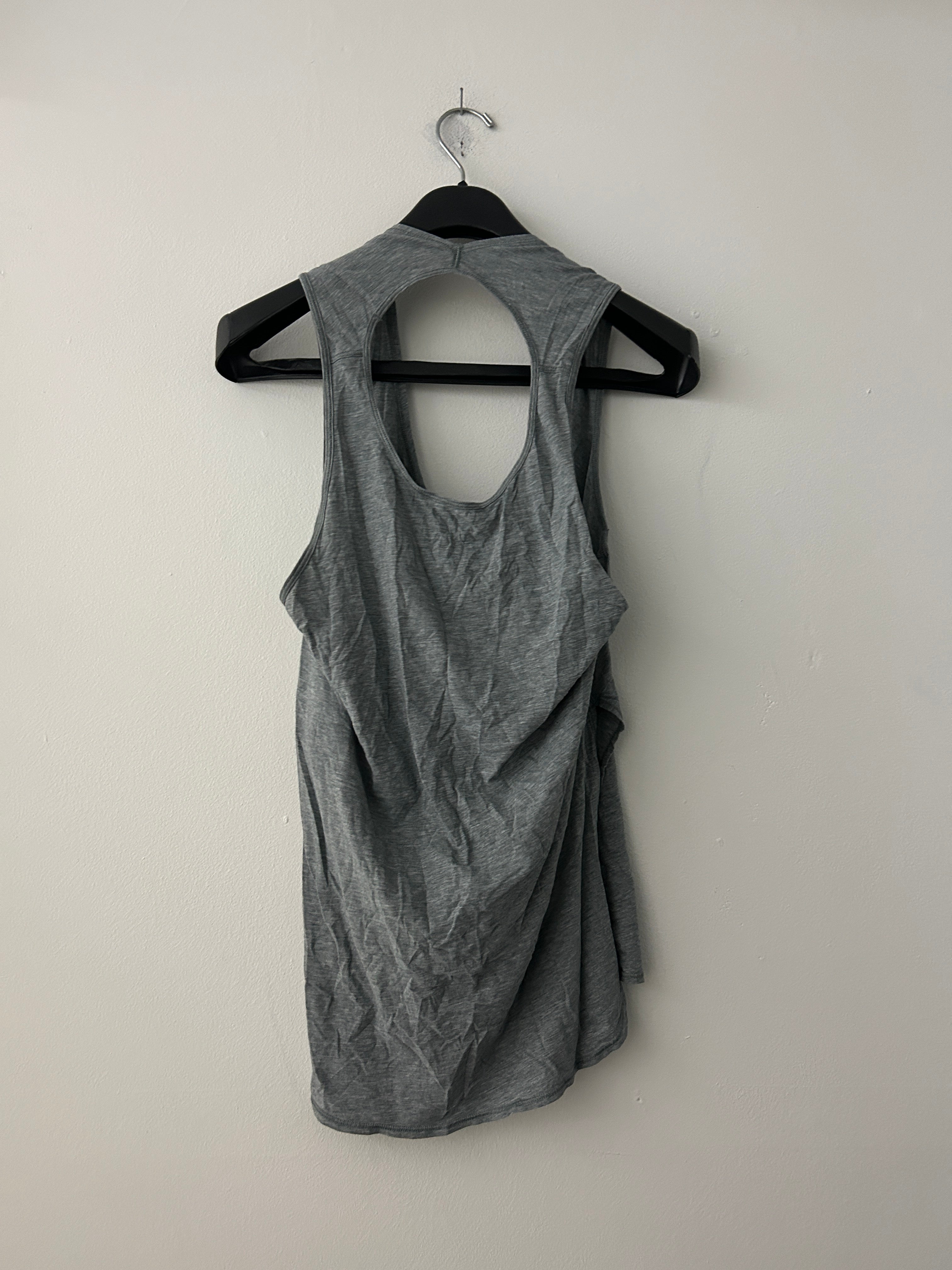 Camisole grise fluide à dos ouvert – Lululemon