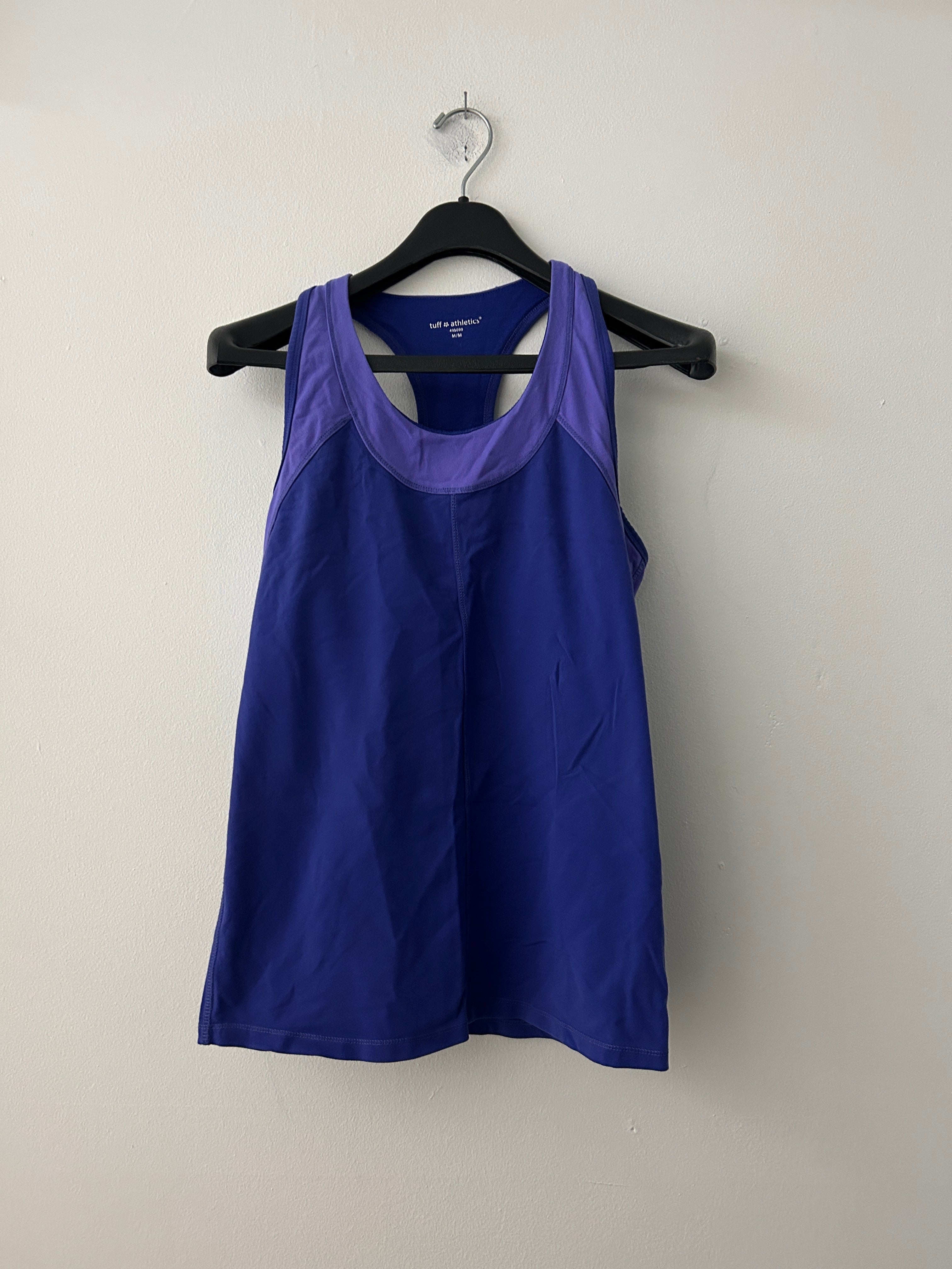 Camisole de sport mauve à dos nageur – tuff athletics