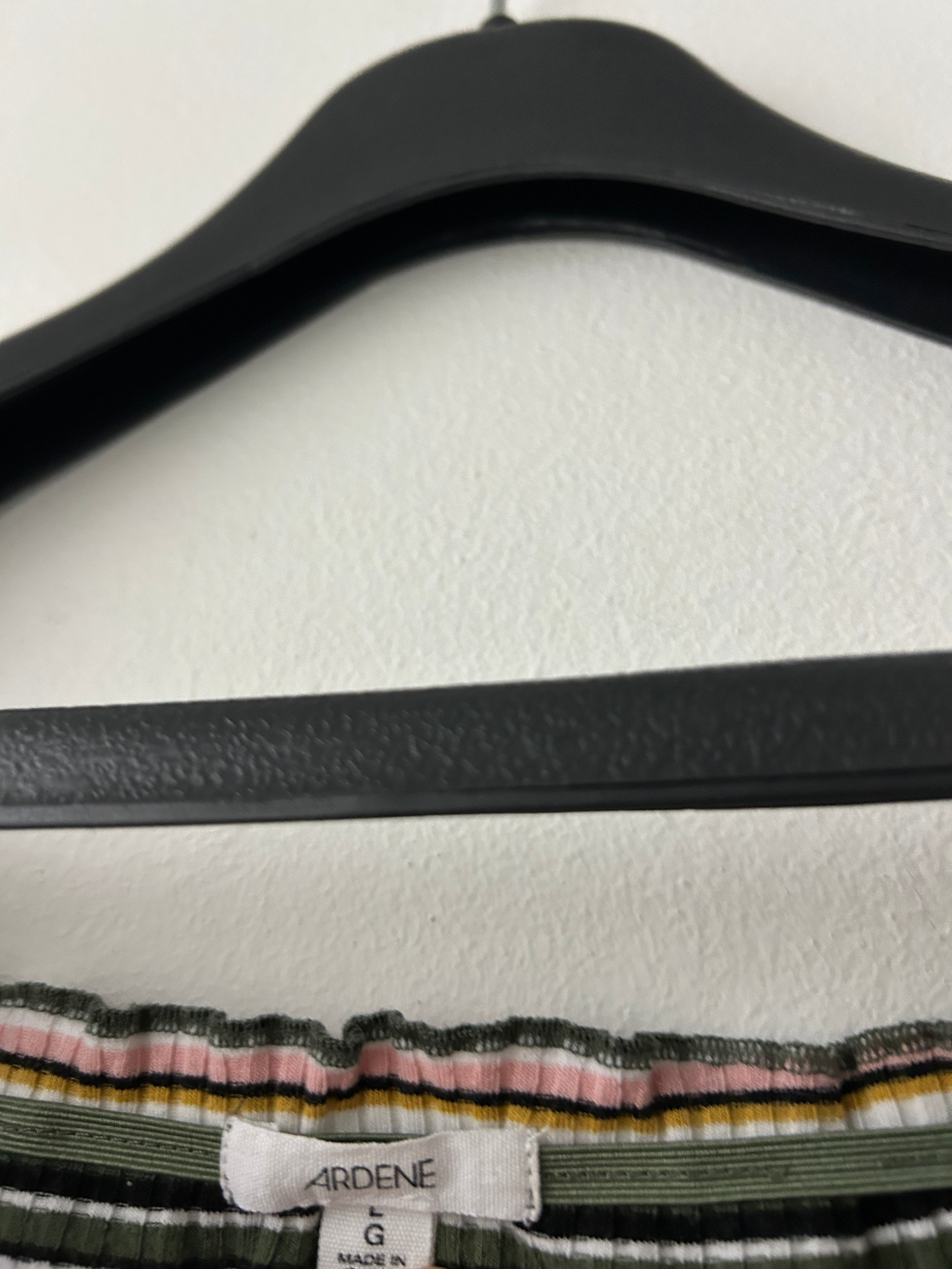 Robe courte côtelée à rayures avec boutons – Ardene