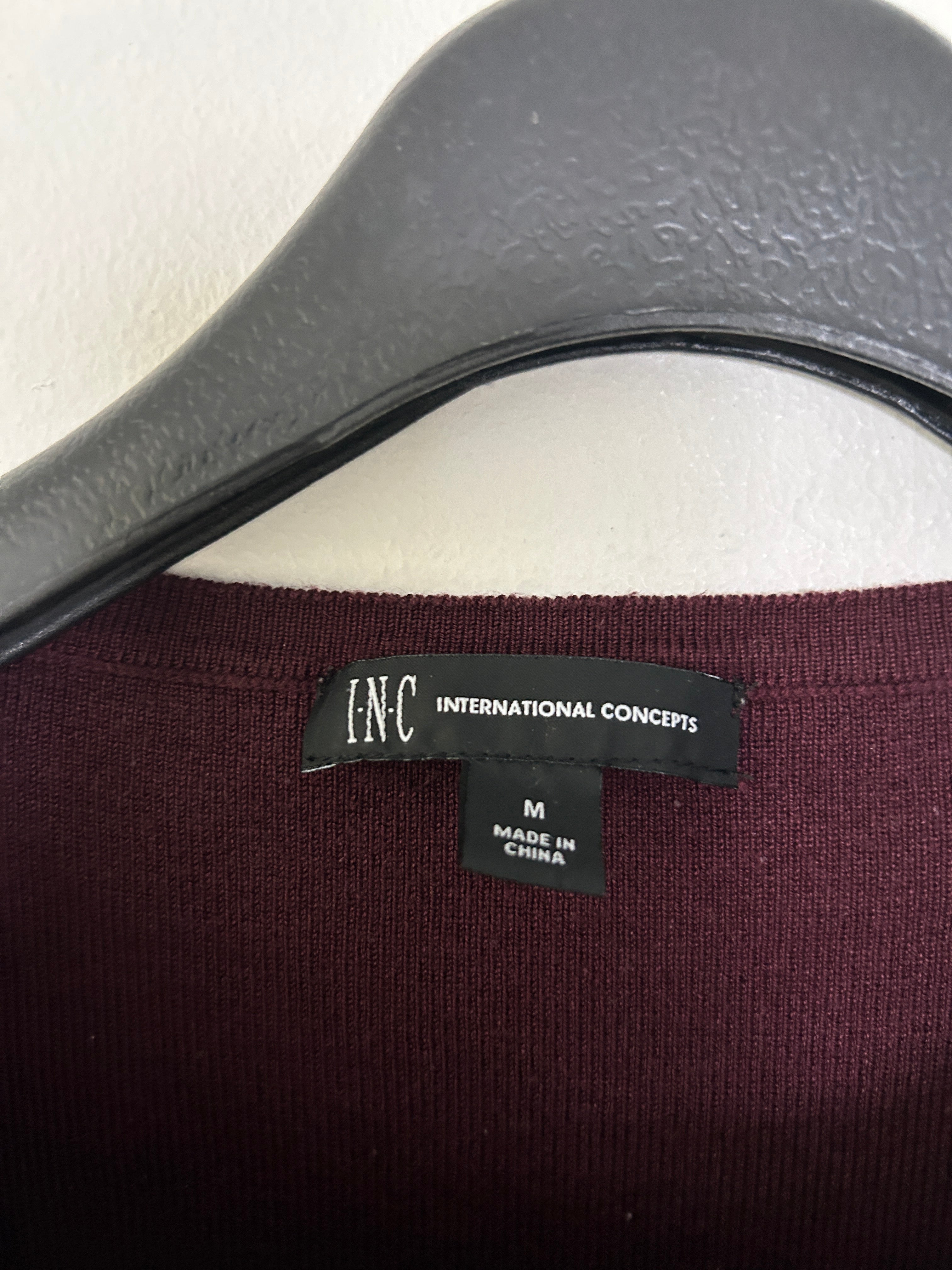 Haut bordeaux à manches volantées – I.N.C International Concepts