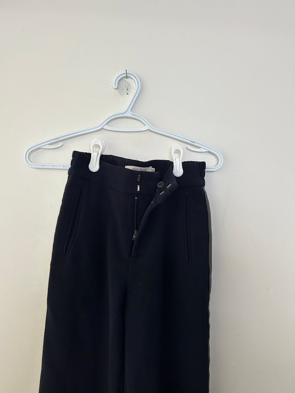 Pantalon noir droit élégant – Nice Things (Paloma S.)