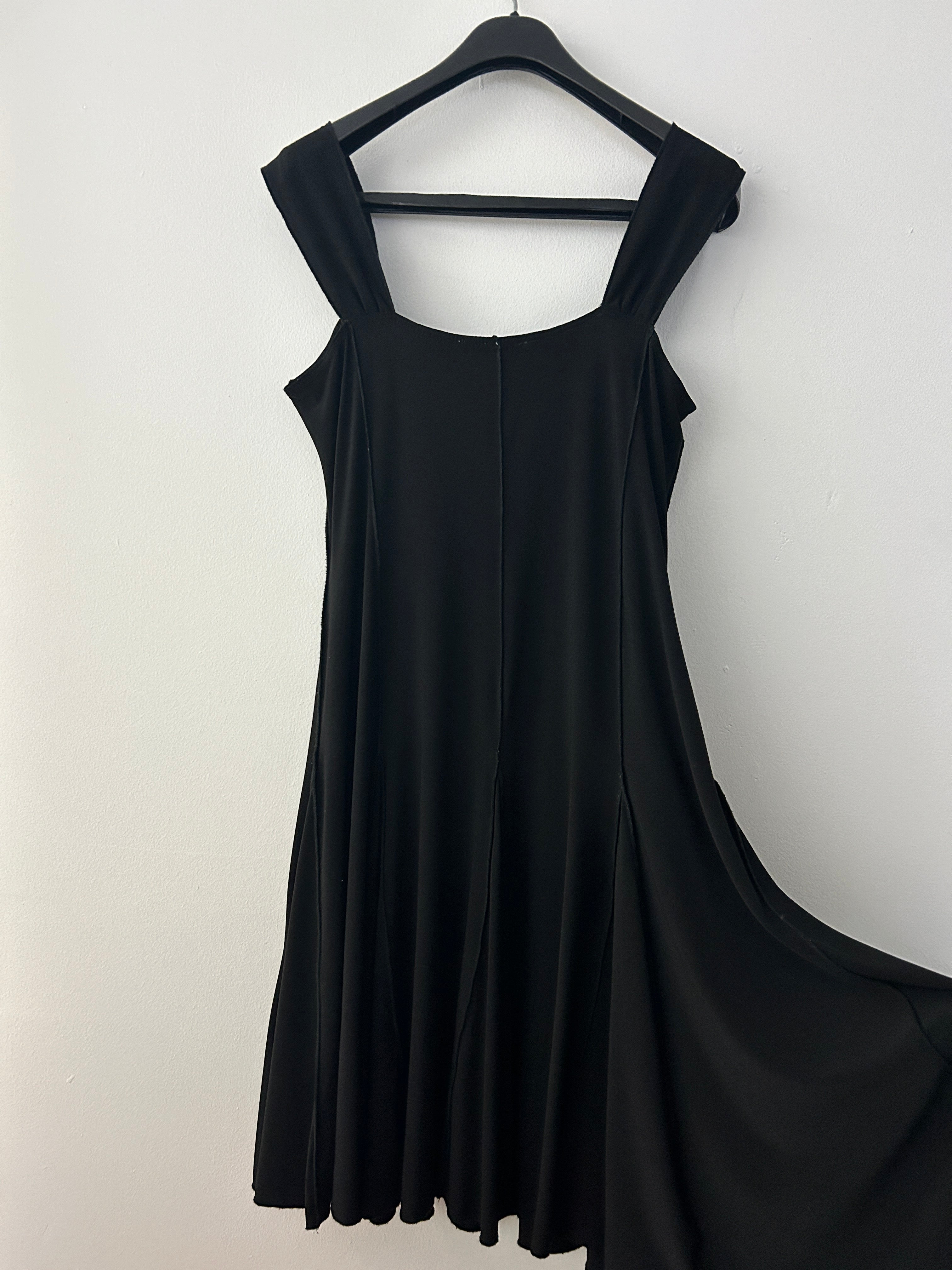 Robe noire évasée à bretelles larges – Escalade