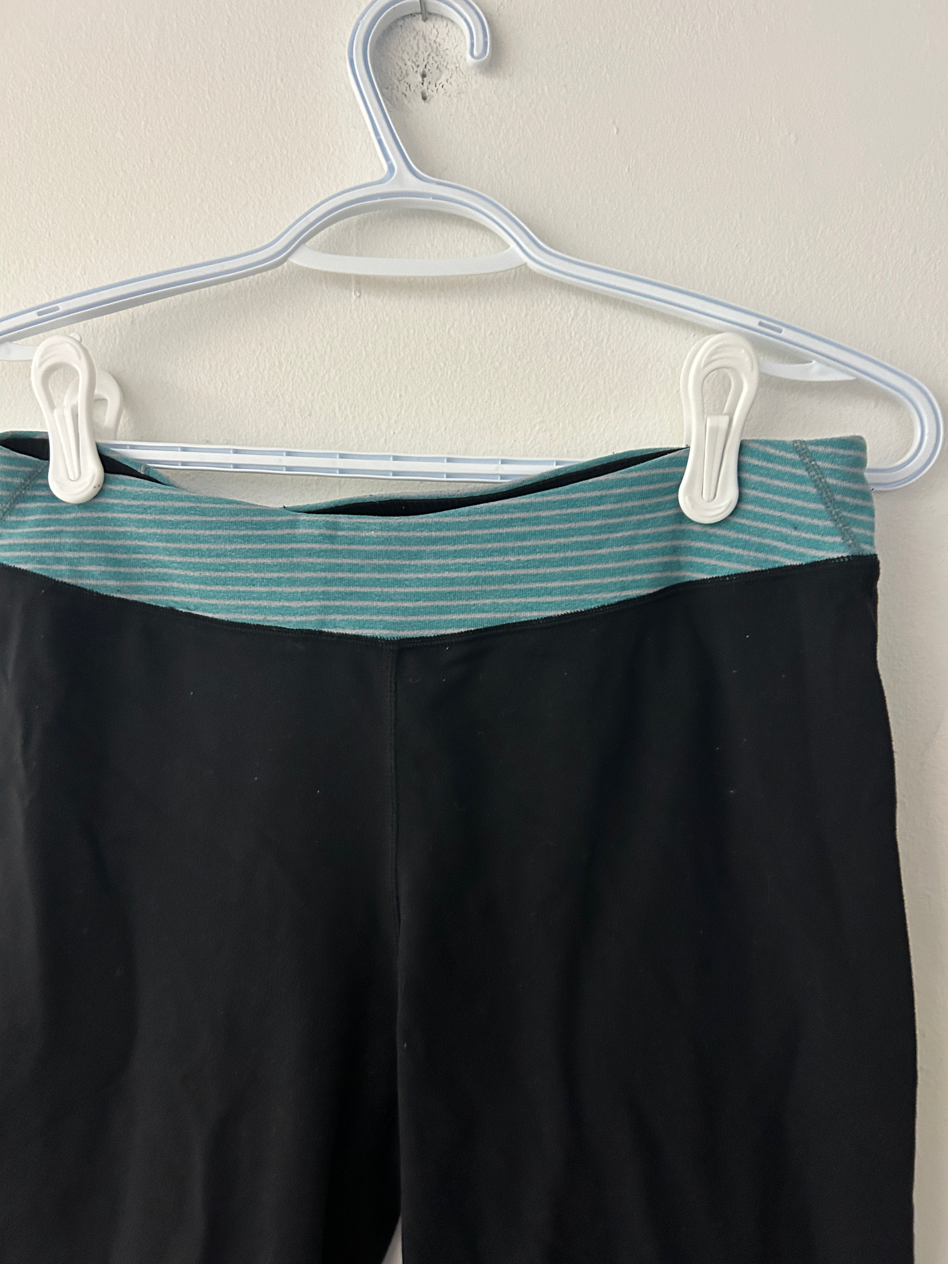 Legging noir taille mi-haute avec bande contrastante