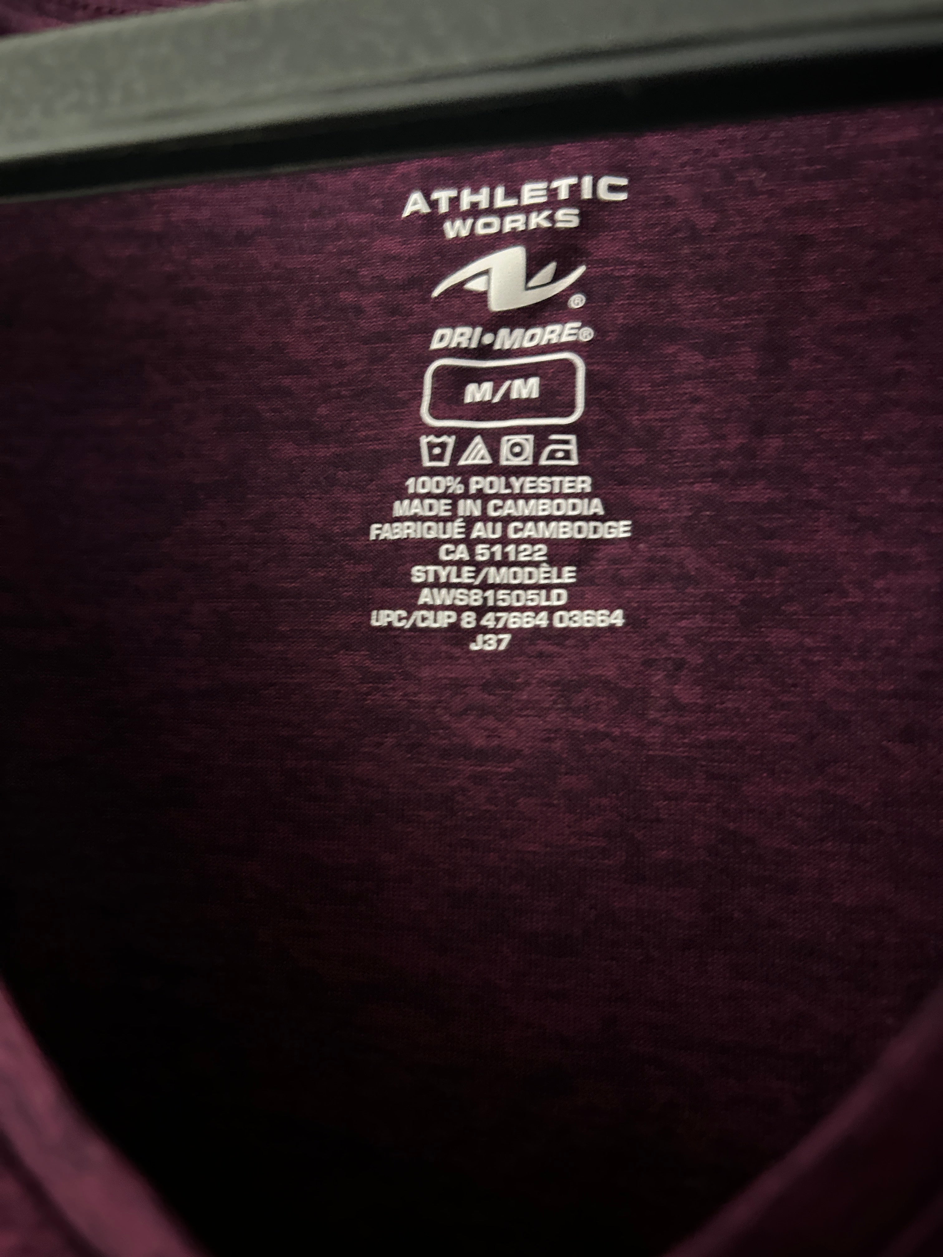 T-shirt sport col V bourgogne – Athletic Works