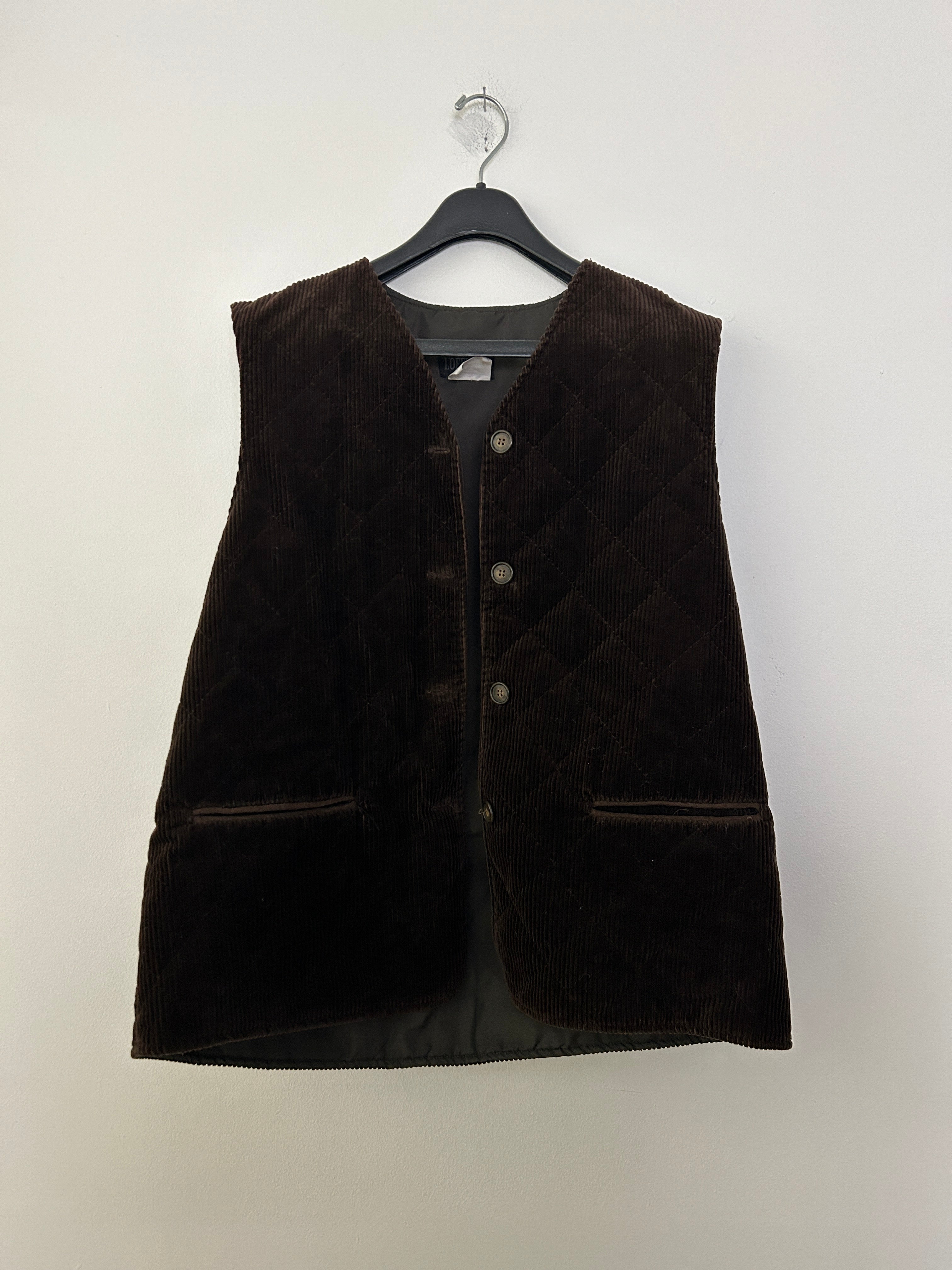 Veste sans manches en velours côtelé brun – L’Officiel