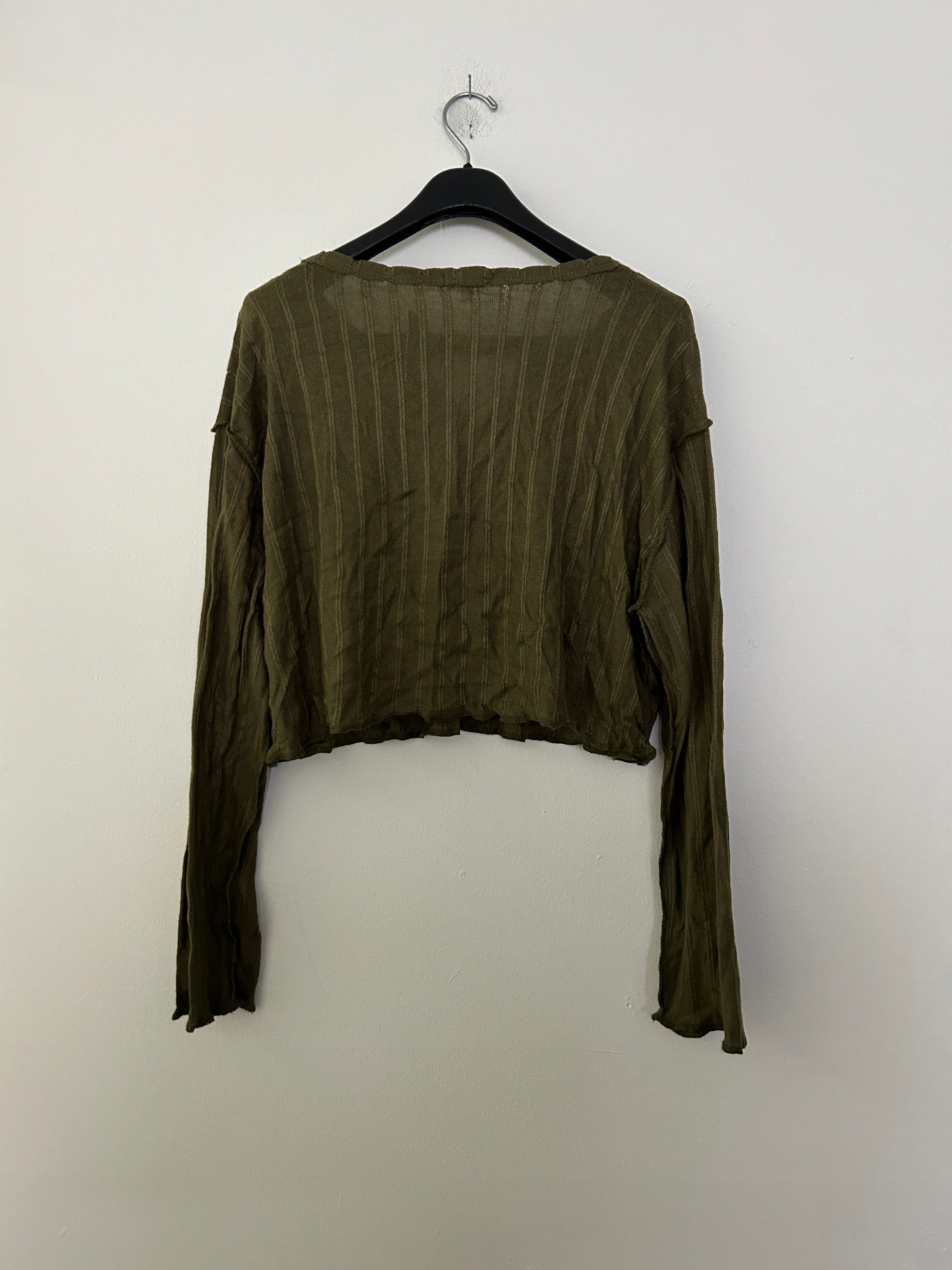 Haut court vert olive côtelé à manches longues – Heart & Hips