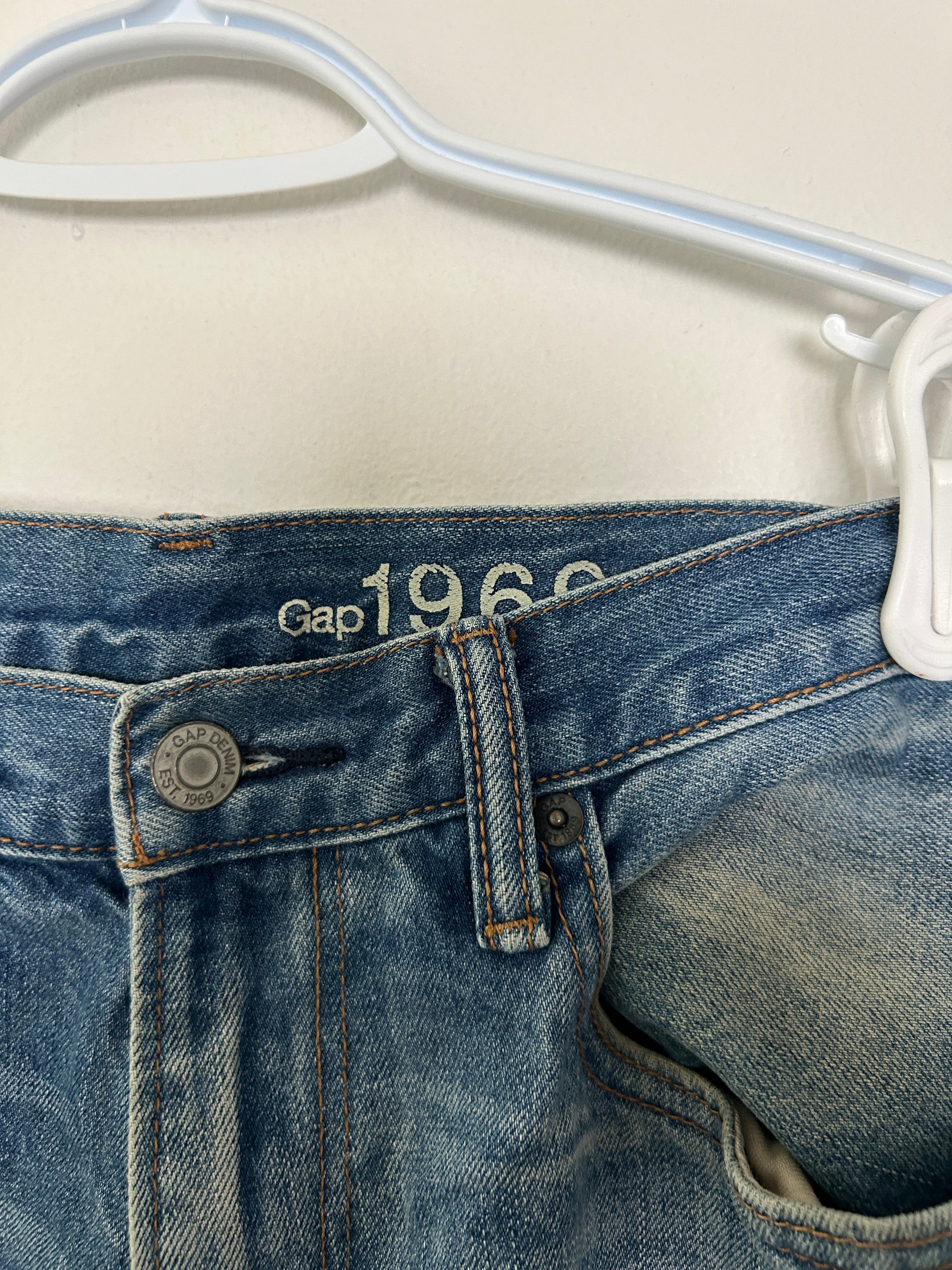 Jean droit bleu délavé Gap 1969 – Coupe standard