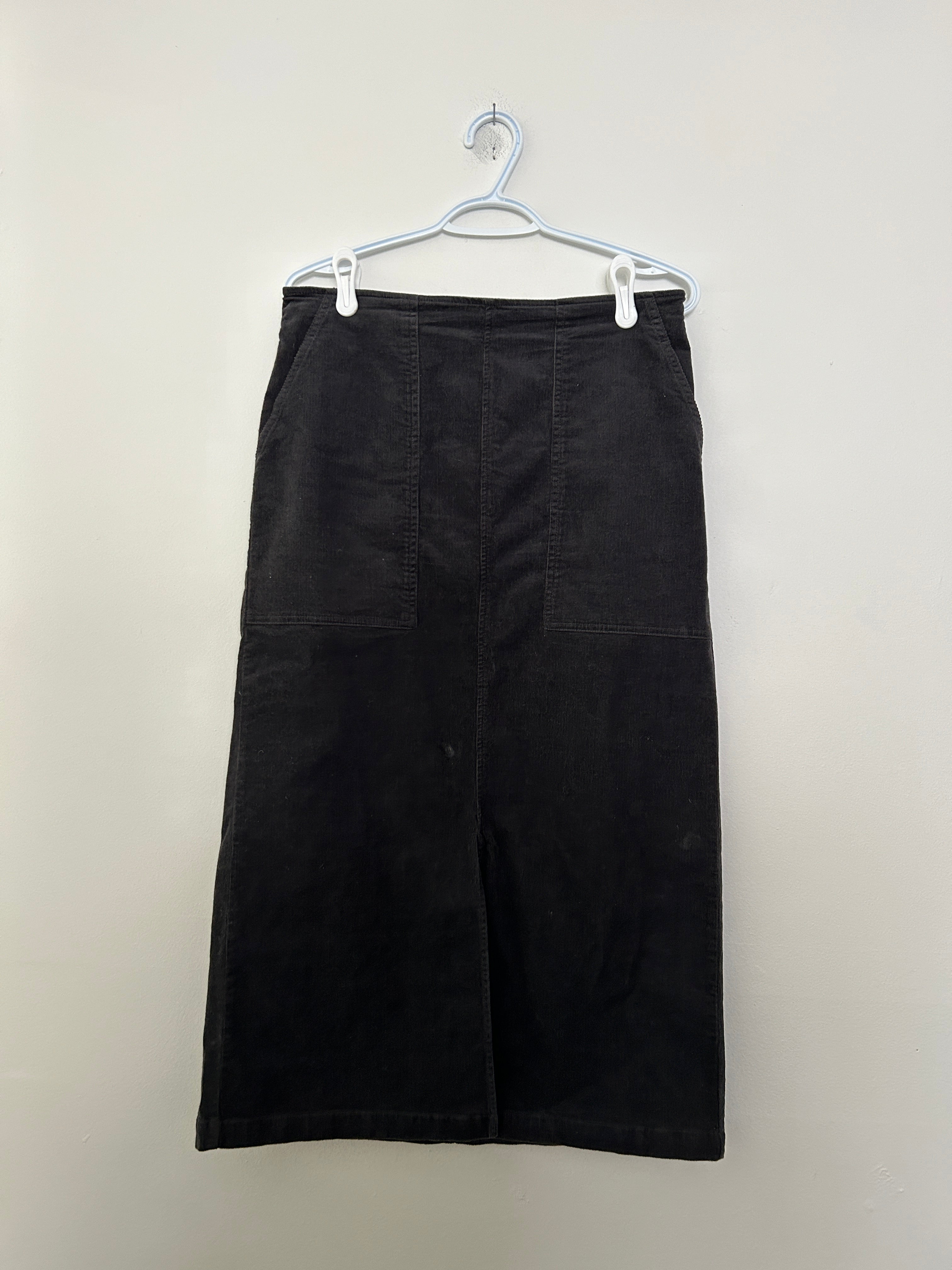 Jupe midi en velours côtelé noire