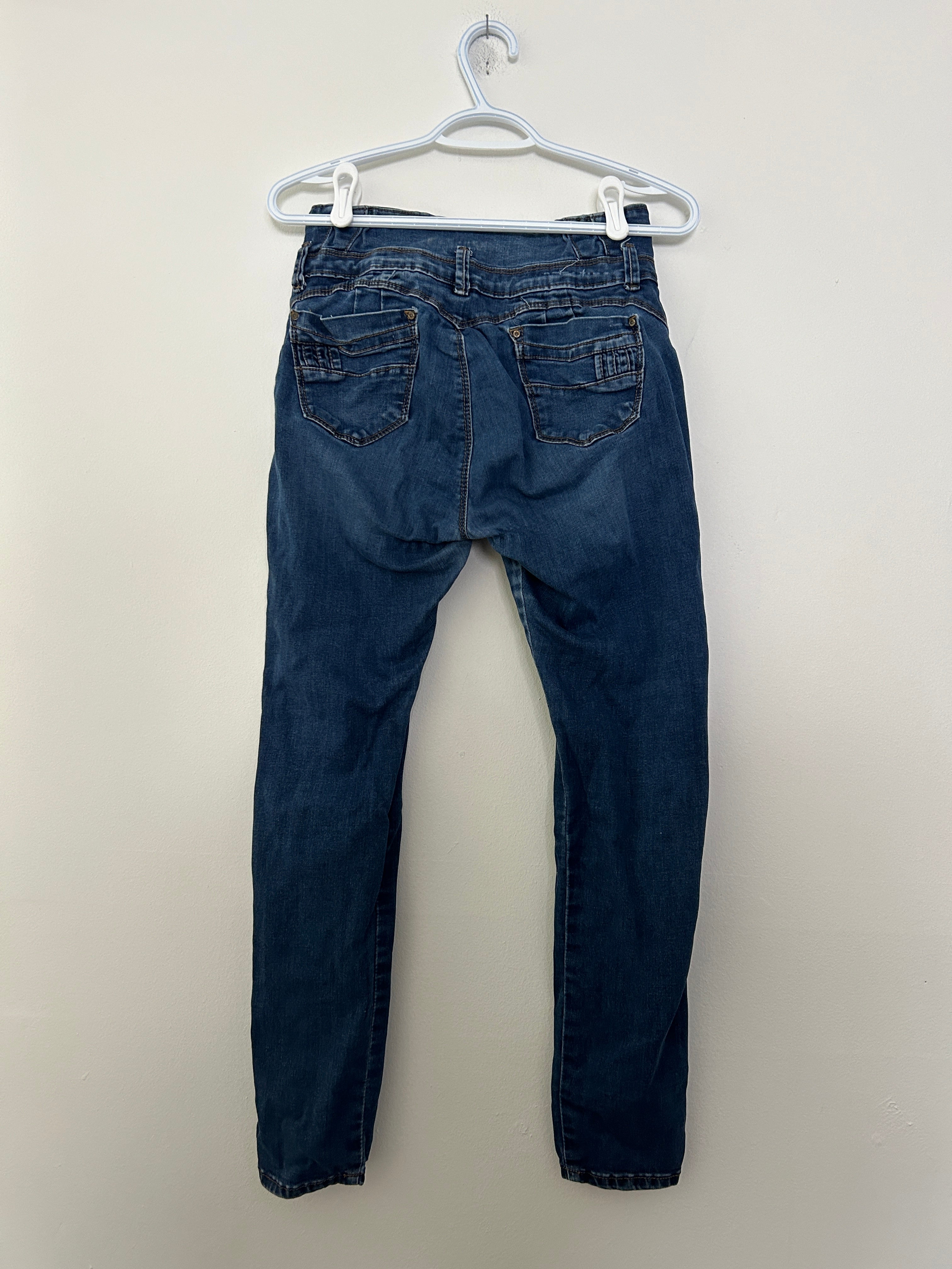 Jean skinny taille haute à boutons – MDS